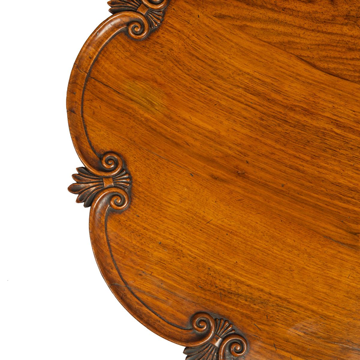 Indien Un grand bois de padouk anglo-indien Lazy Susan en vente