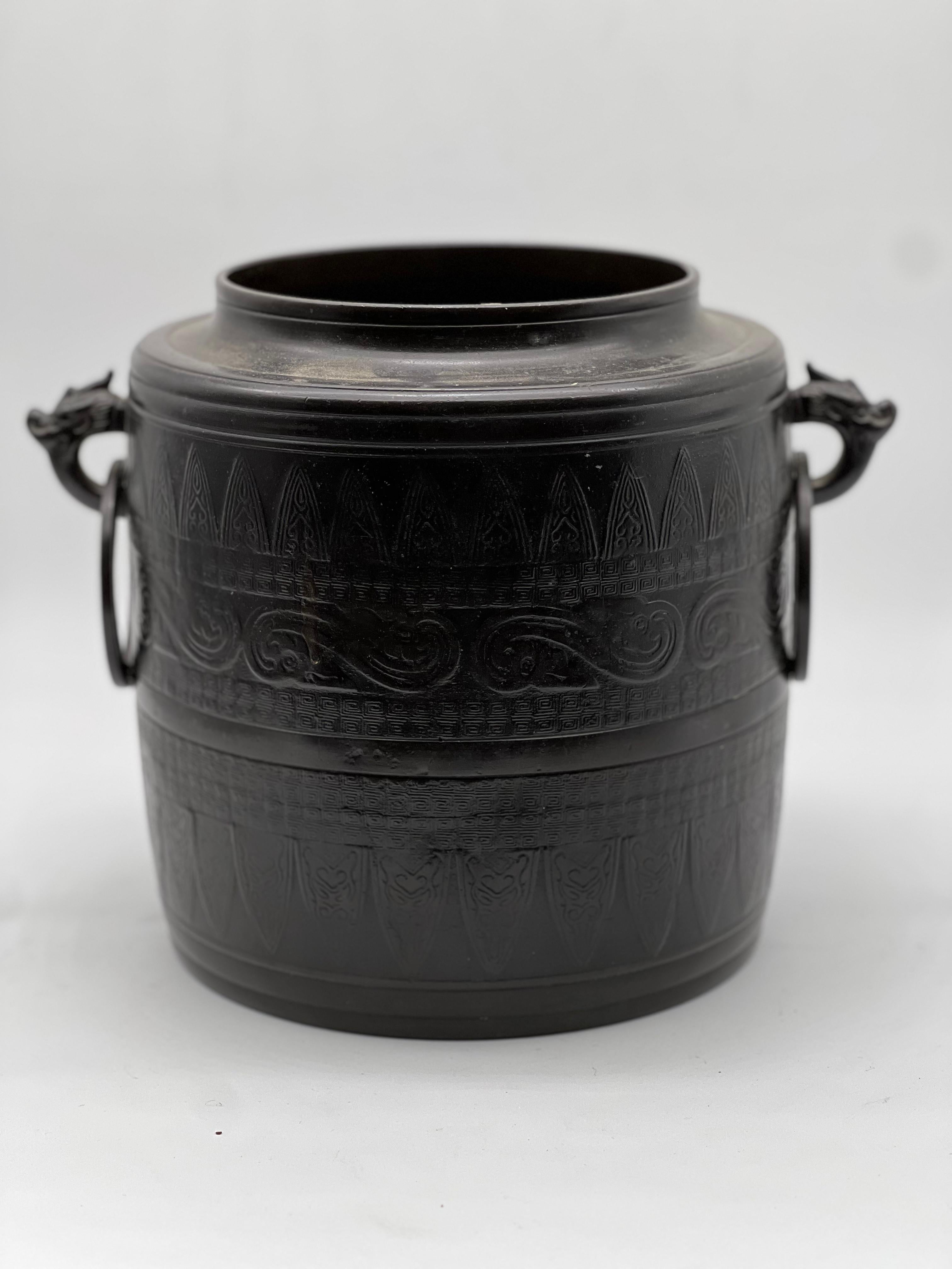 A LARGE ANTIQUE CHINESE ARCHAIC BRONZE CENSER BOWL 19th C For Sale 6