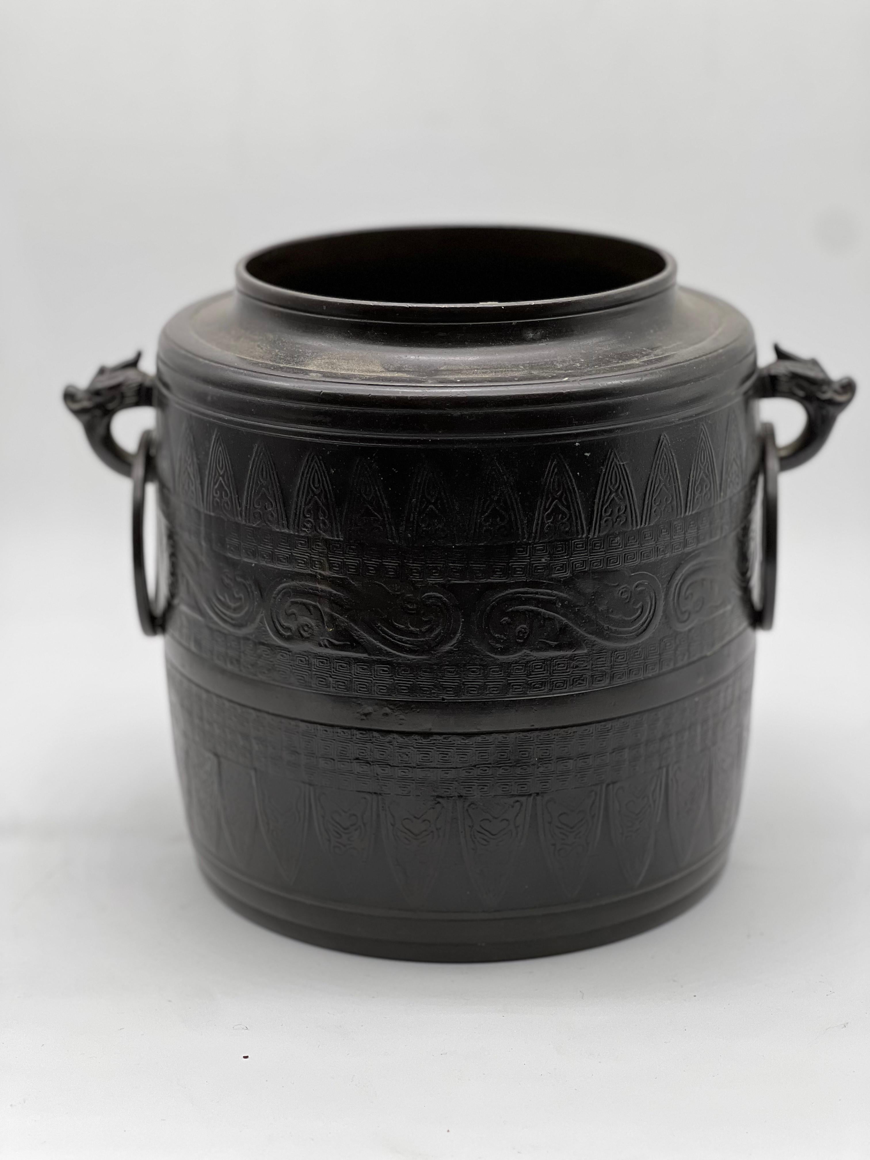 Mid-19th Century A LARGE ANTIQUE CHINESE ARCHAIC BRONZE CENSER BOWL 19th C For Sale