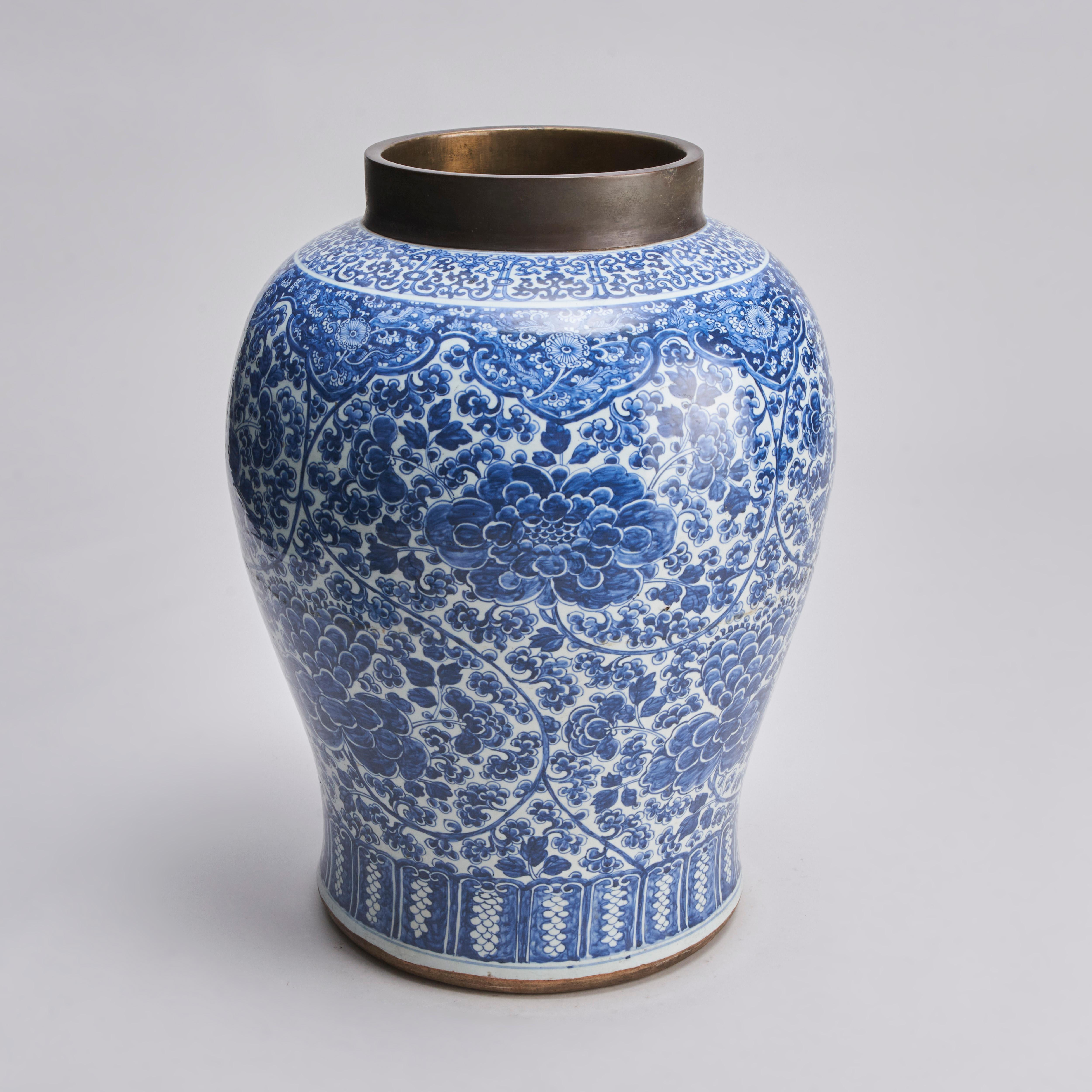 A large, antique Chinese blue and white Temple Jar and cover (18th Century) For Sale 6