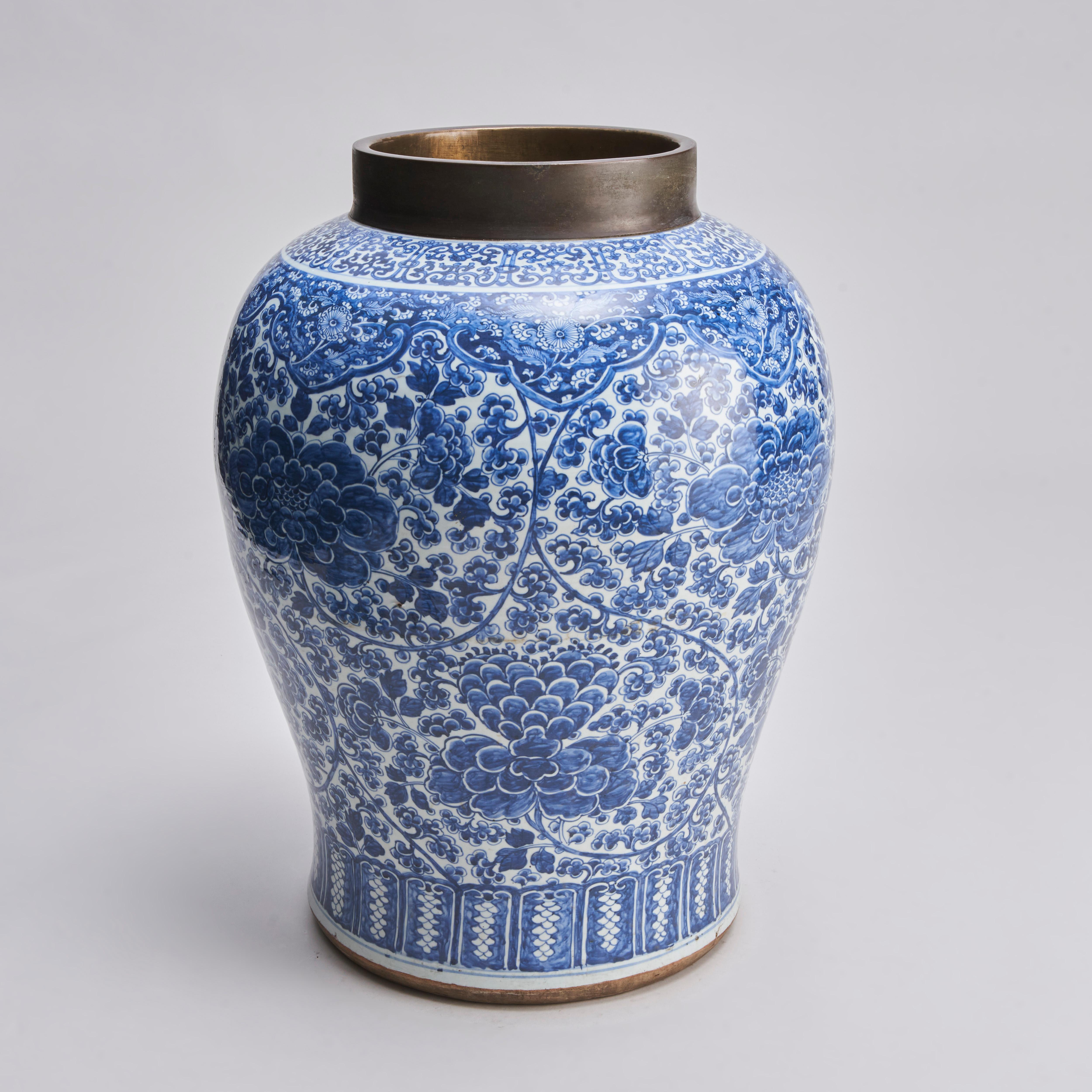A large, antique Chinese blue and white Temple Jar and cover (18th Century) For Sale 7