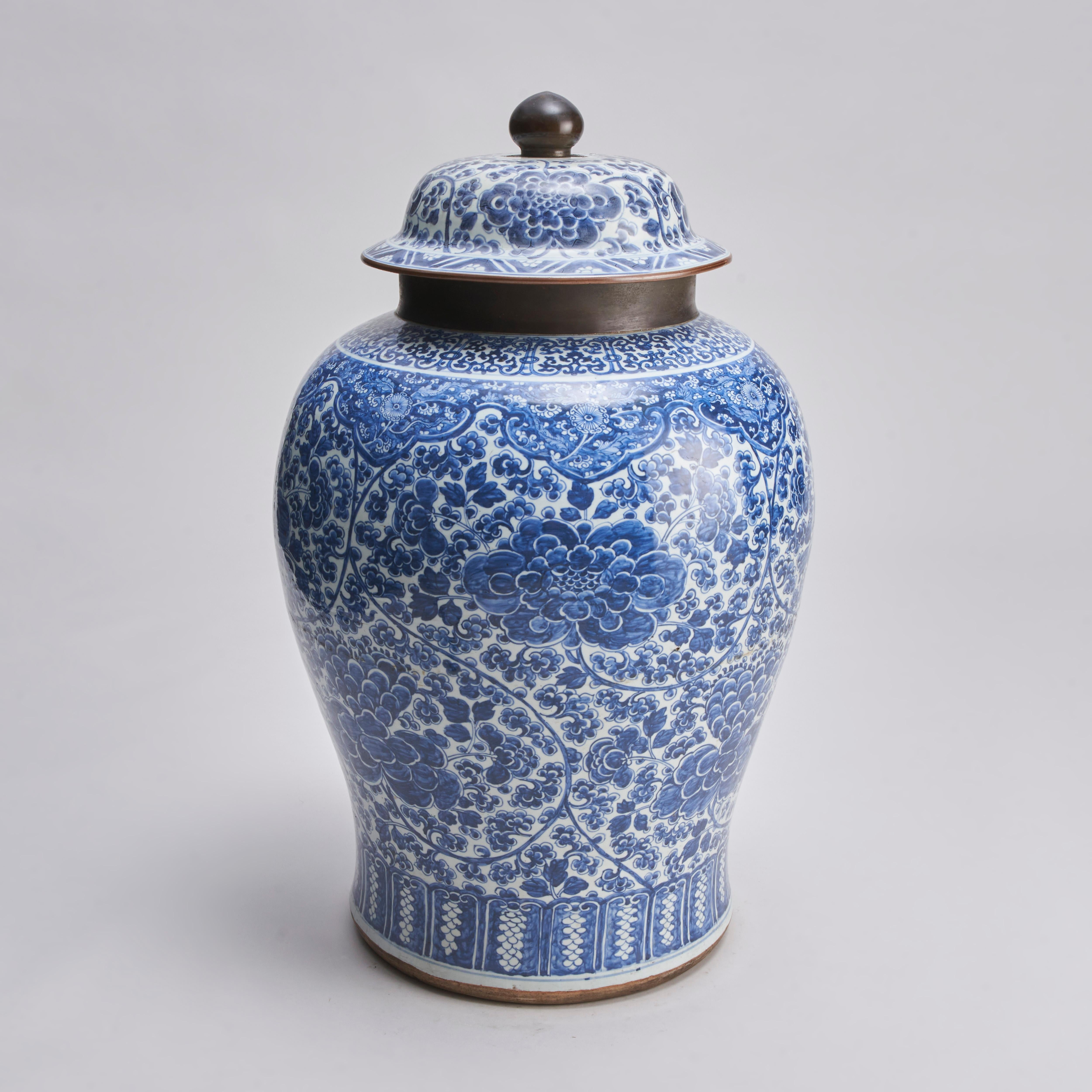 A large, antique Chinese blue and white Temple Jar and cover (18th Century) For Sale 1