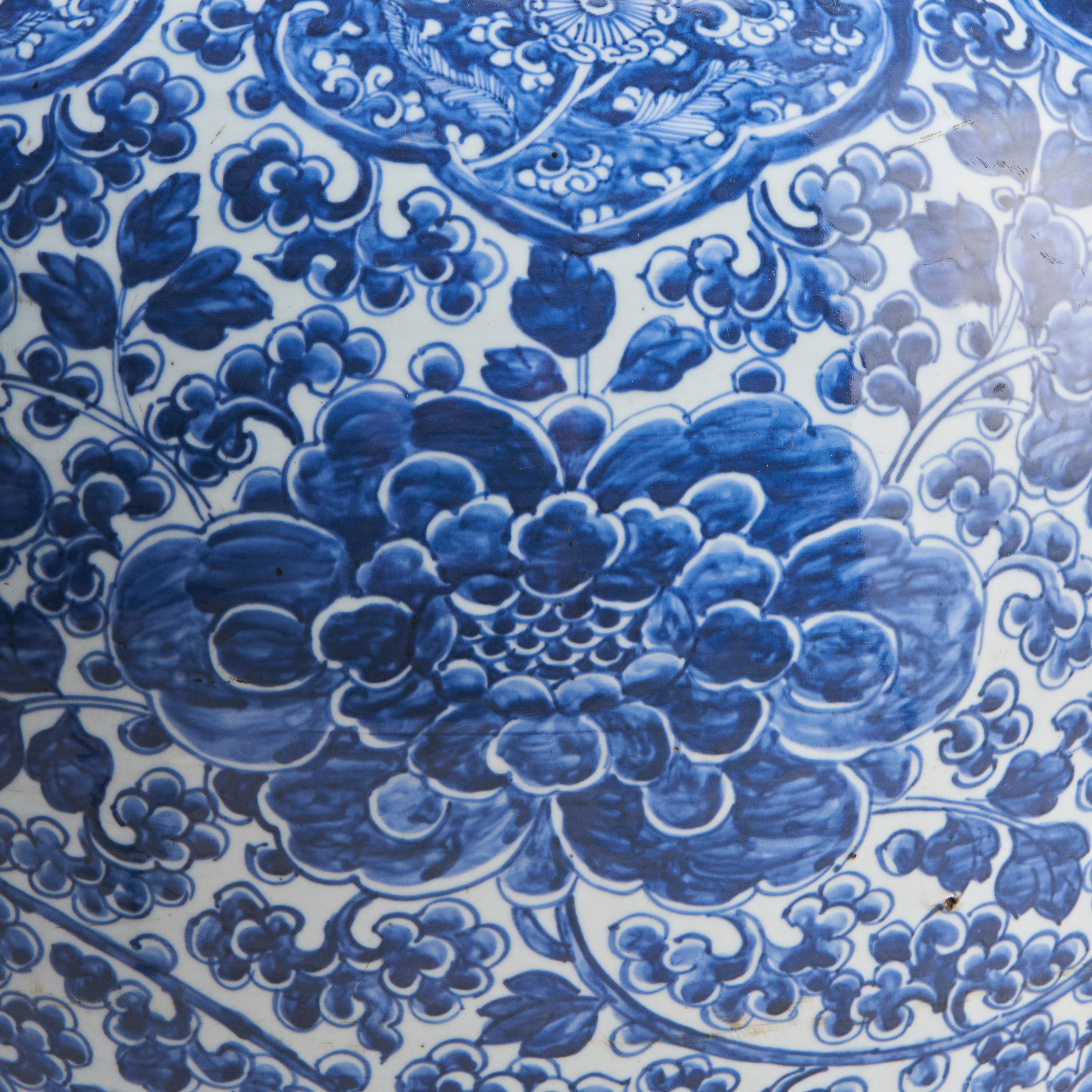 A large, antique Chinese blue and white Temple Jar and cover (18th Century) For Sale 3