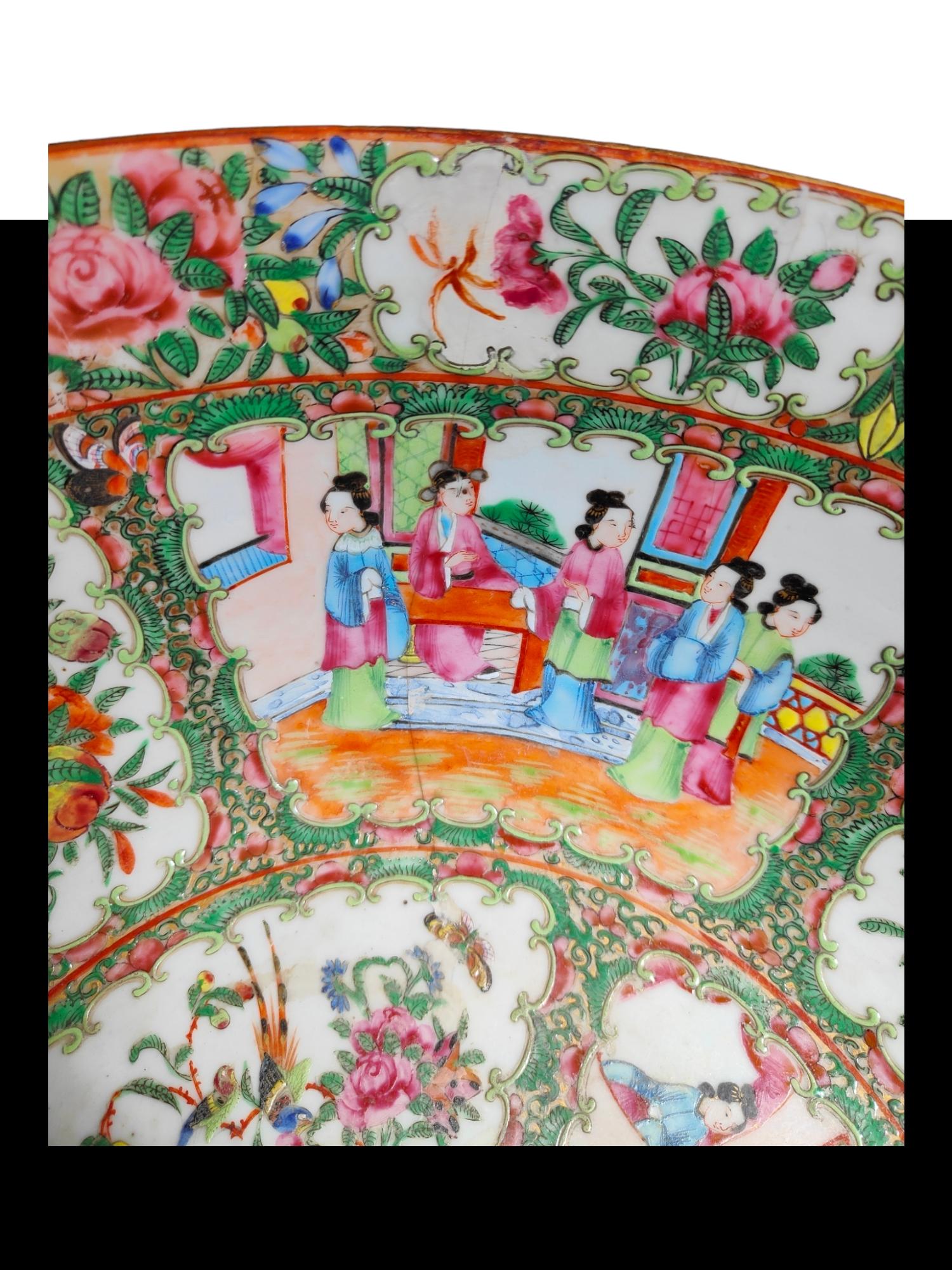 Un grand bol à punch en porcelaine chinoise ancienne XIXe siècle TH en vente 5