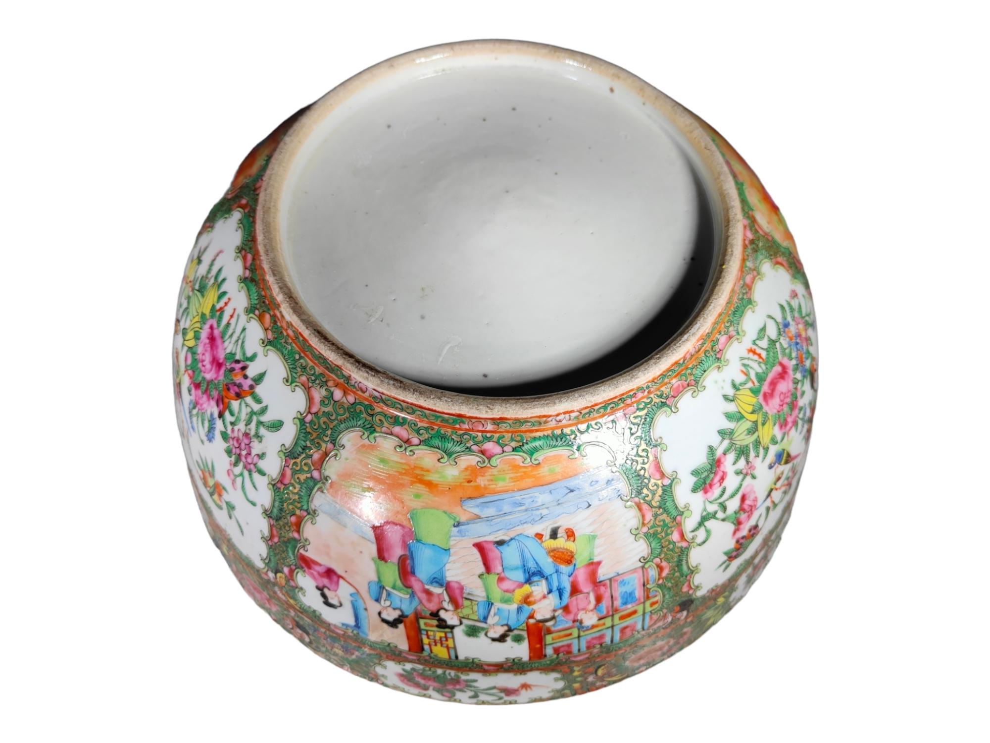 Un grand bol à punch en porcelaine chinoise ancienne XIXe siècle TH en vente 6
