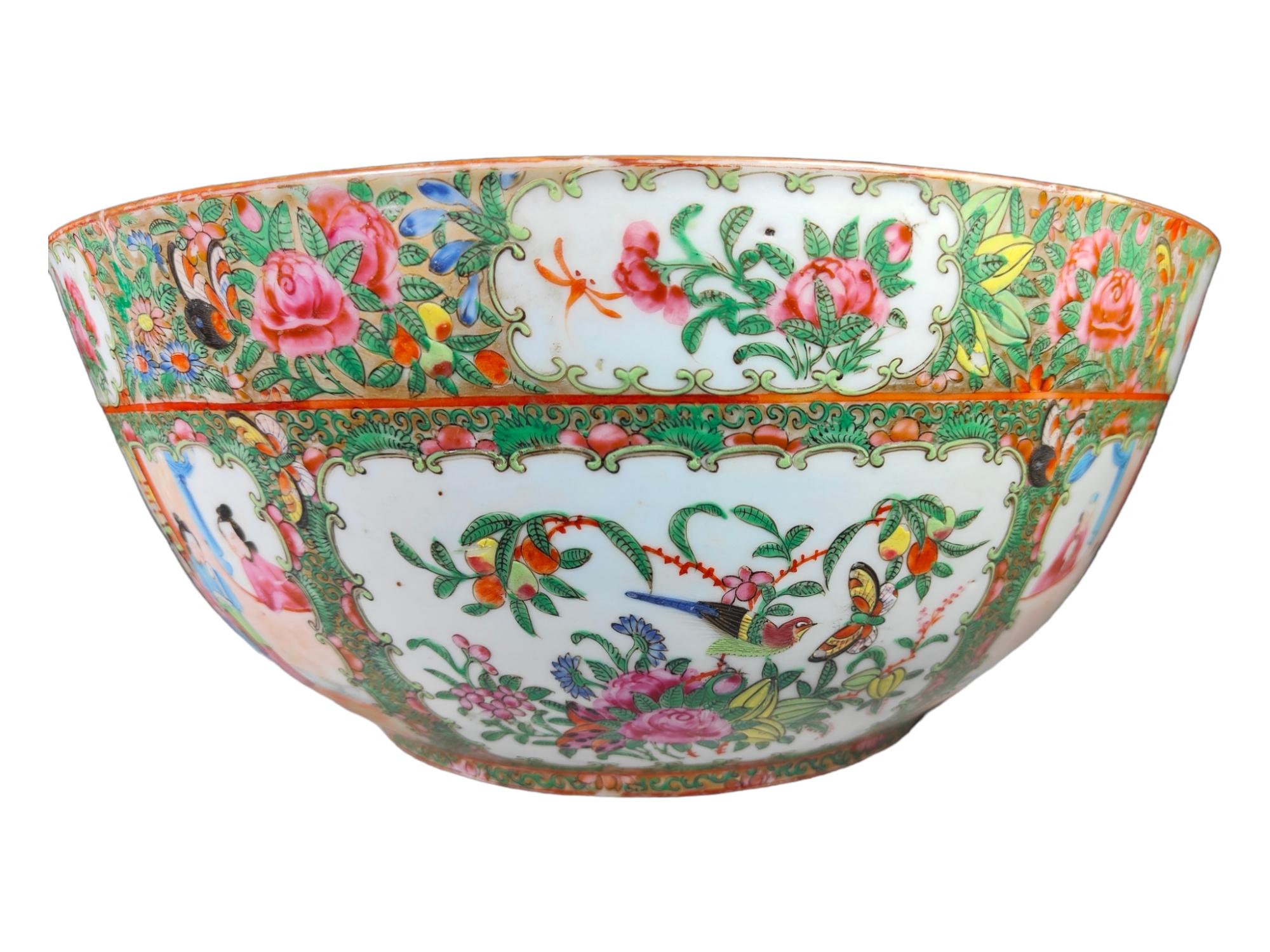 Large Antique Chinese Porcelain Punch Bowl xix Th In Good Condition For Sale In Madrid, ES