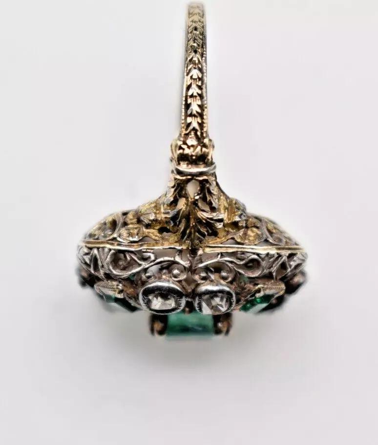 A Large Antique Emerald and Diamond Rectangular Cluster Ring Size L Early 19th C In Excellent Condition For Sale In Kenley surrey, GB