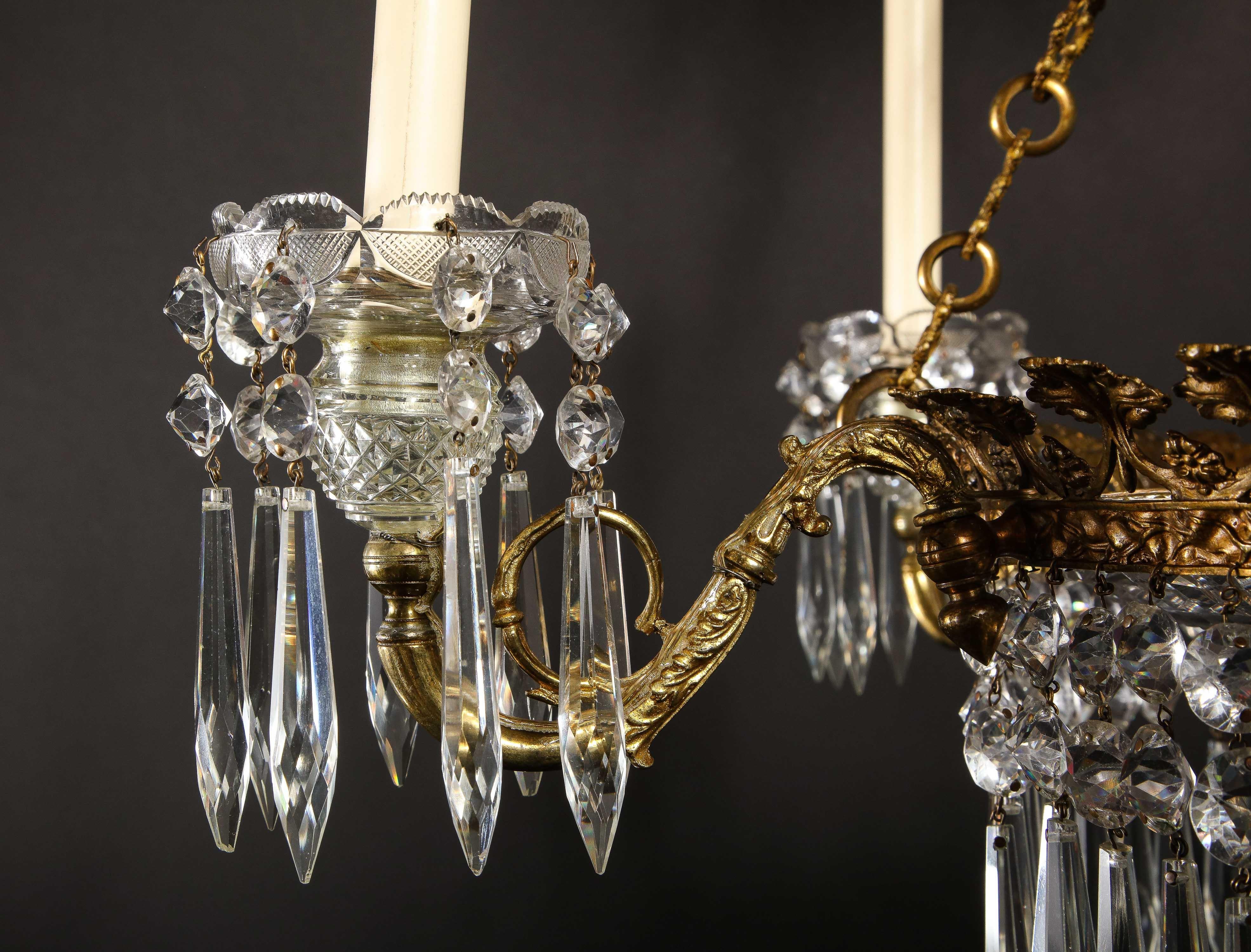Grand lustre ancien de style Régence anglaise en bronze doré et cristal  en vente 7