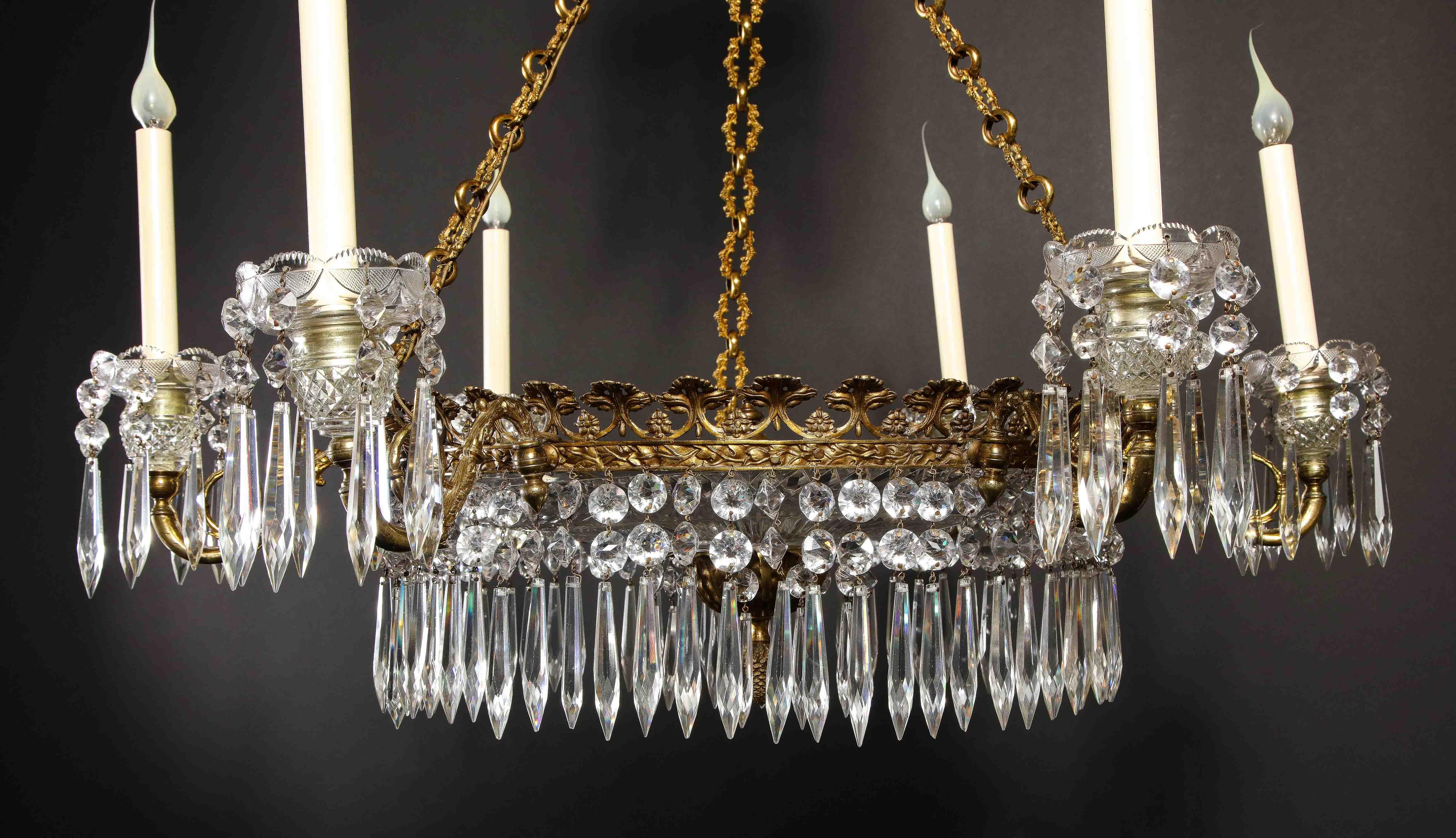 Großer antiker englischer Kronleuchter aus vergoldeter Bronze und Kristall im Regency-Stil  im Angebot 12
