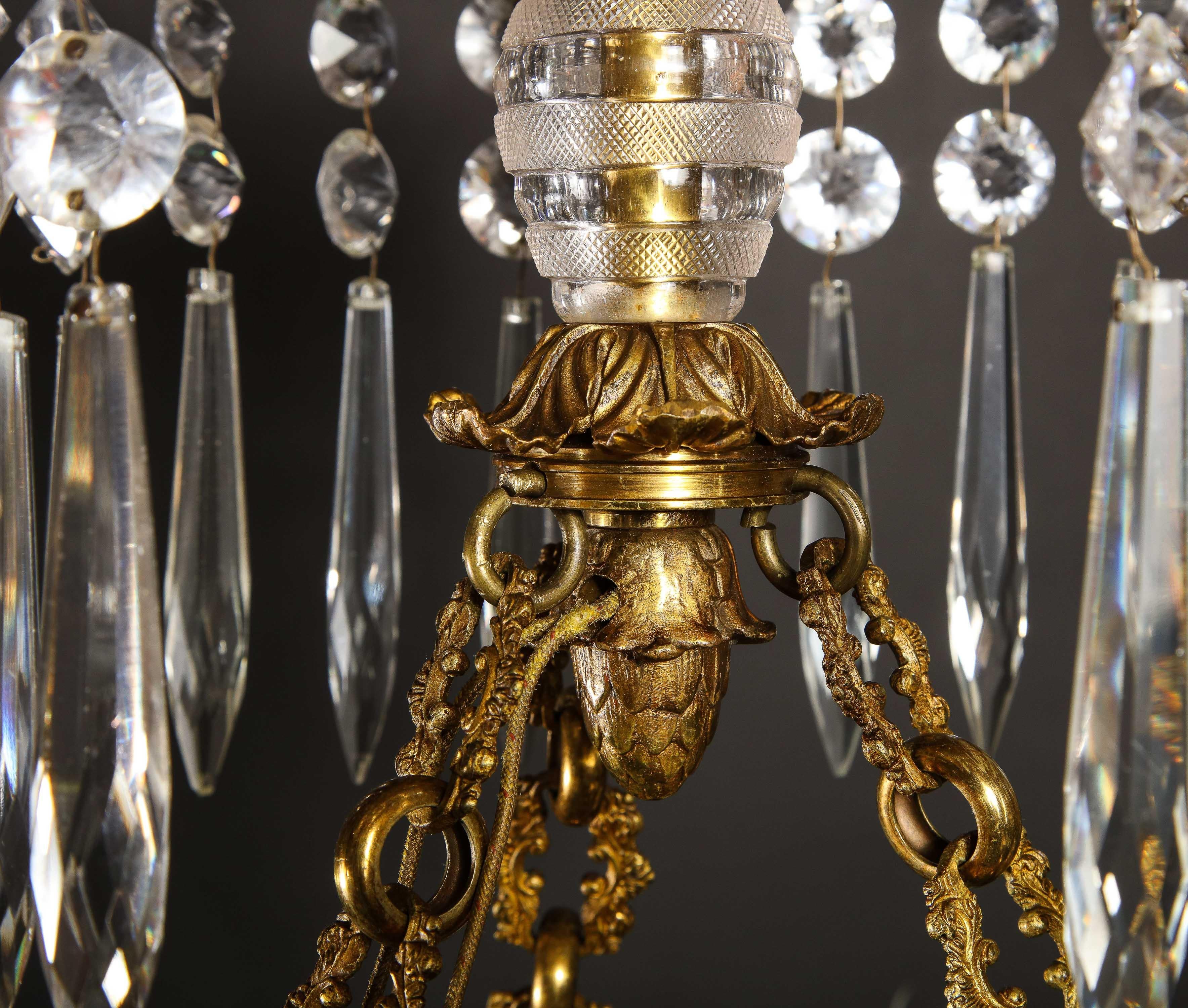 Grand lustre ancien de style Régence anglaise en bronze doré et cristal  en vente 12
