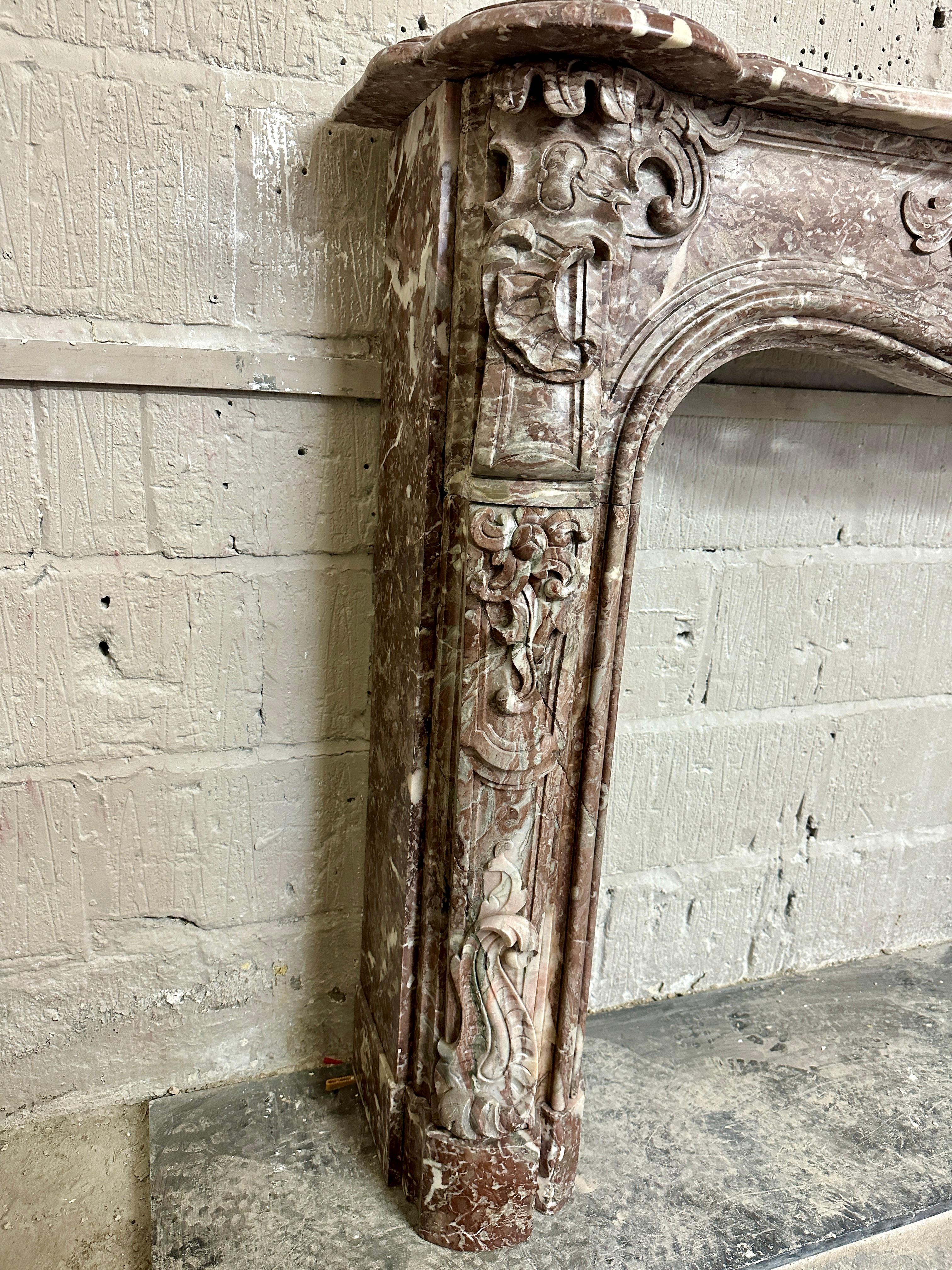 Gran repisa de chimenea de mármol Antique French Louis XV Luis XV en venta