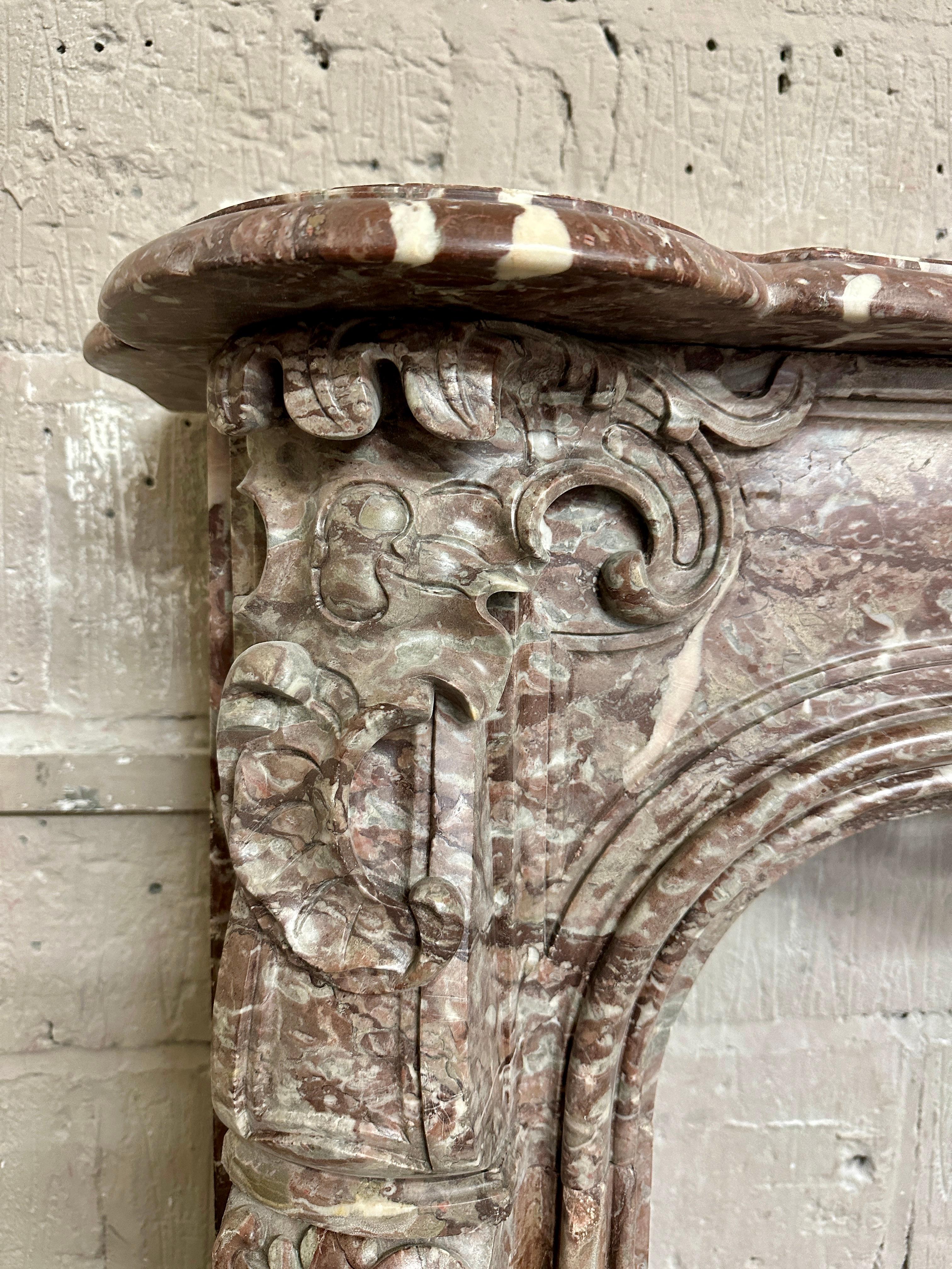 Gran repisa de chimenea de mármol Antique French Louis XV siglo XVIII en venta