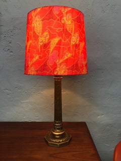 Große antike handgeschnitzte korinthische vergoldete Tischlampe