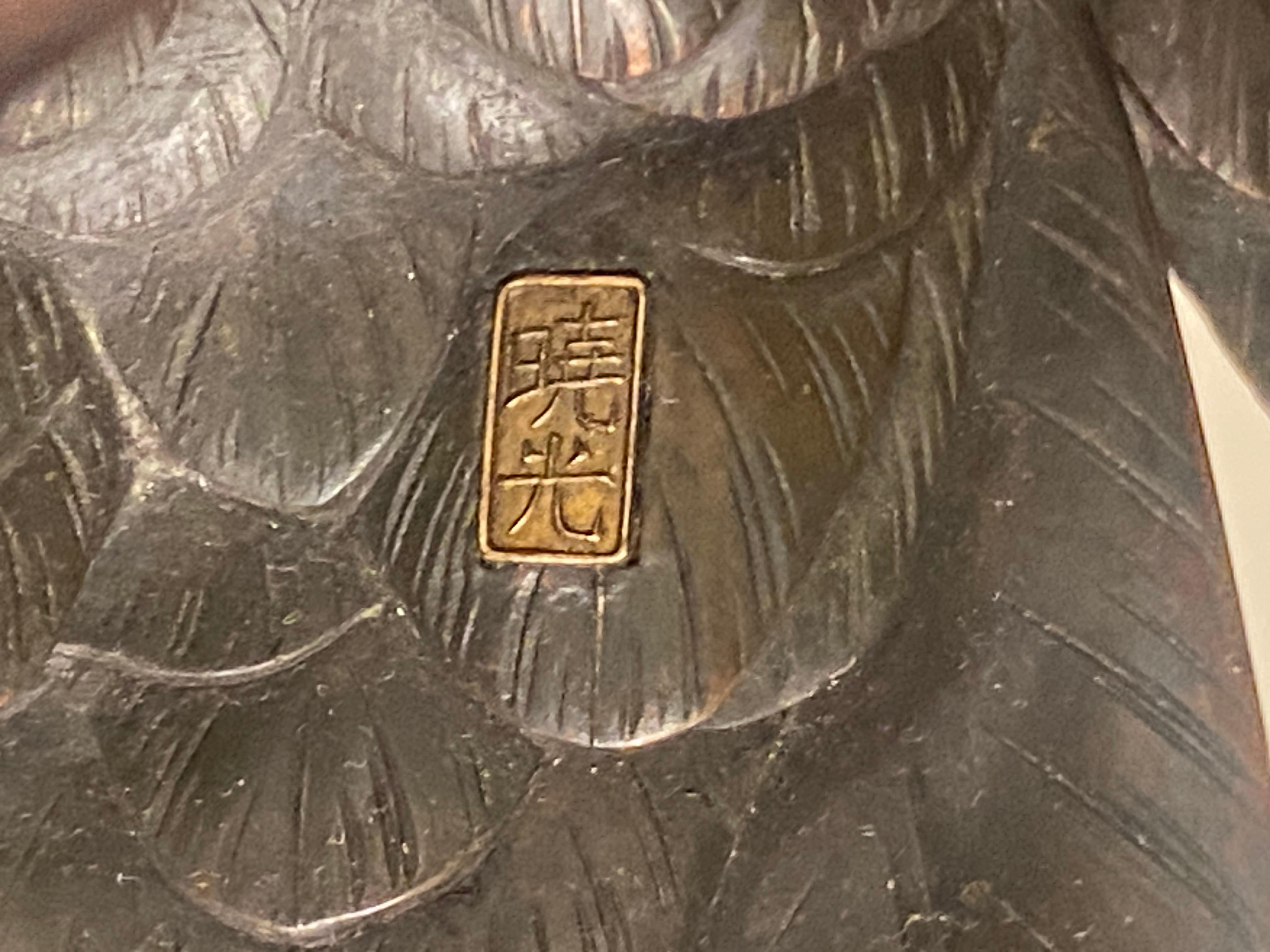 Großer antiker japanischer Bronze-Holzsockel mit Adlerwurzelholzsockel aus der Meiji-Periode, signiert Gyoko 36