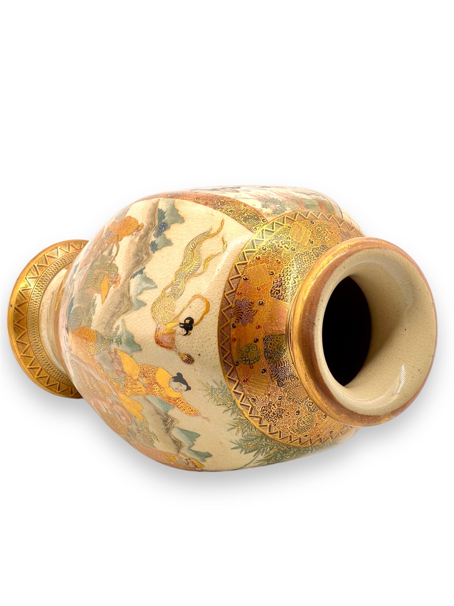 Un grand vase japonais ancien Satsuma, signé par Kitamura. L'ère Meiji en vente 10