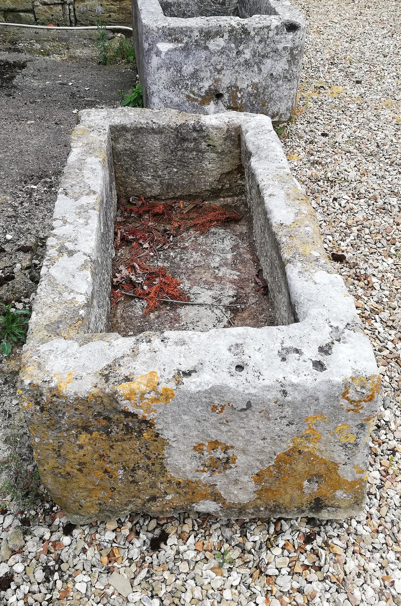 Large Antique Limestone Trough with Good Weathering and Patination In Good Condition In Cheltenham, Gloucestershire