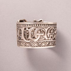 Gran brazalete neogótico de plata antigua con el nombre Adèle