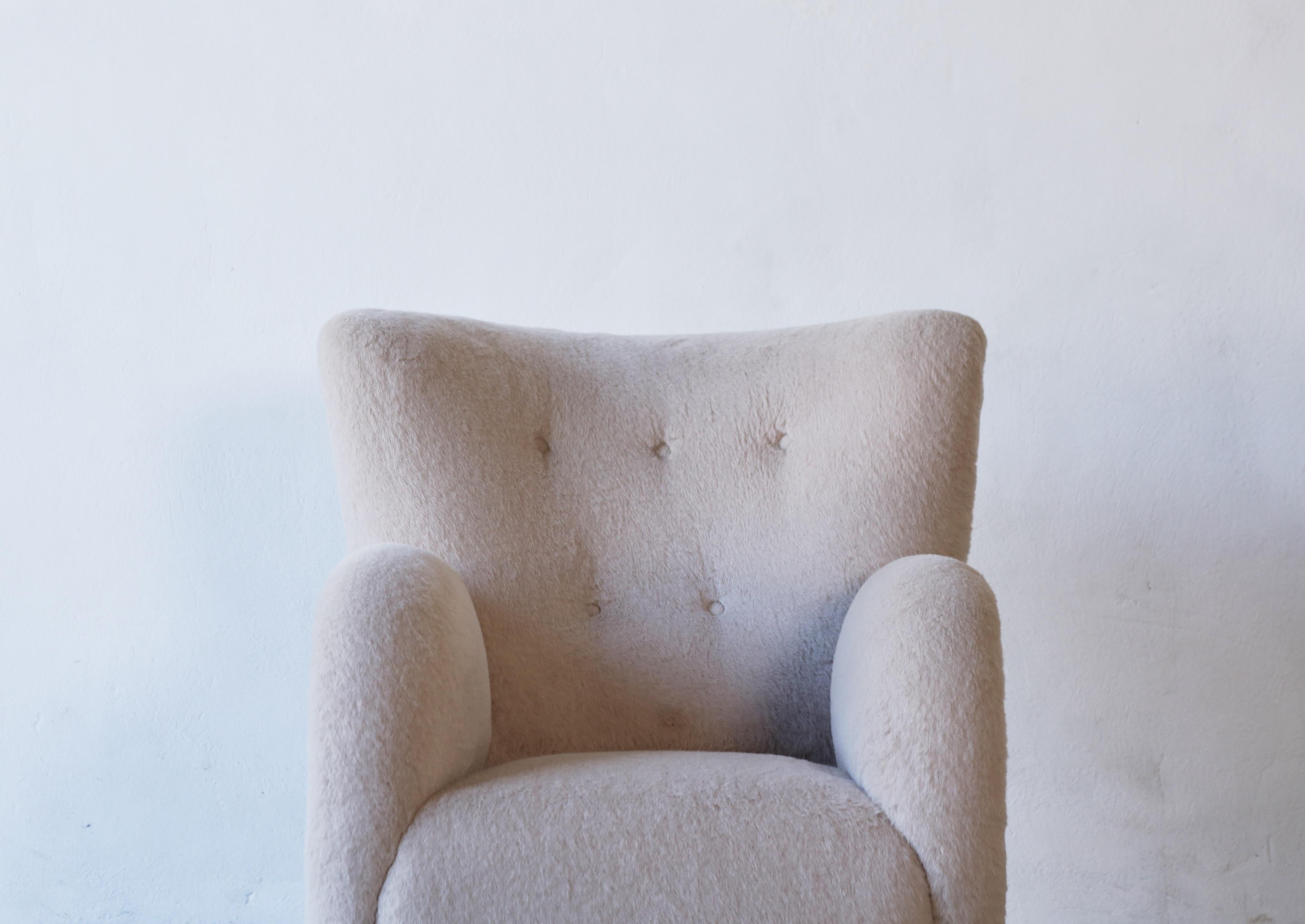 Danois Grand fauteuil, retapissé en pure laine d'alpaga, Danemark, années 1950 en vente