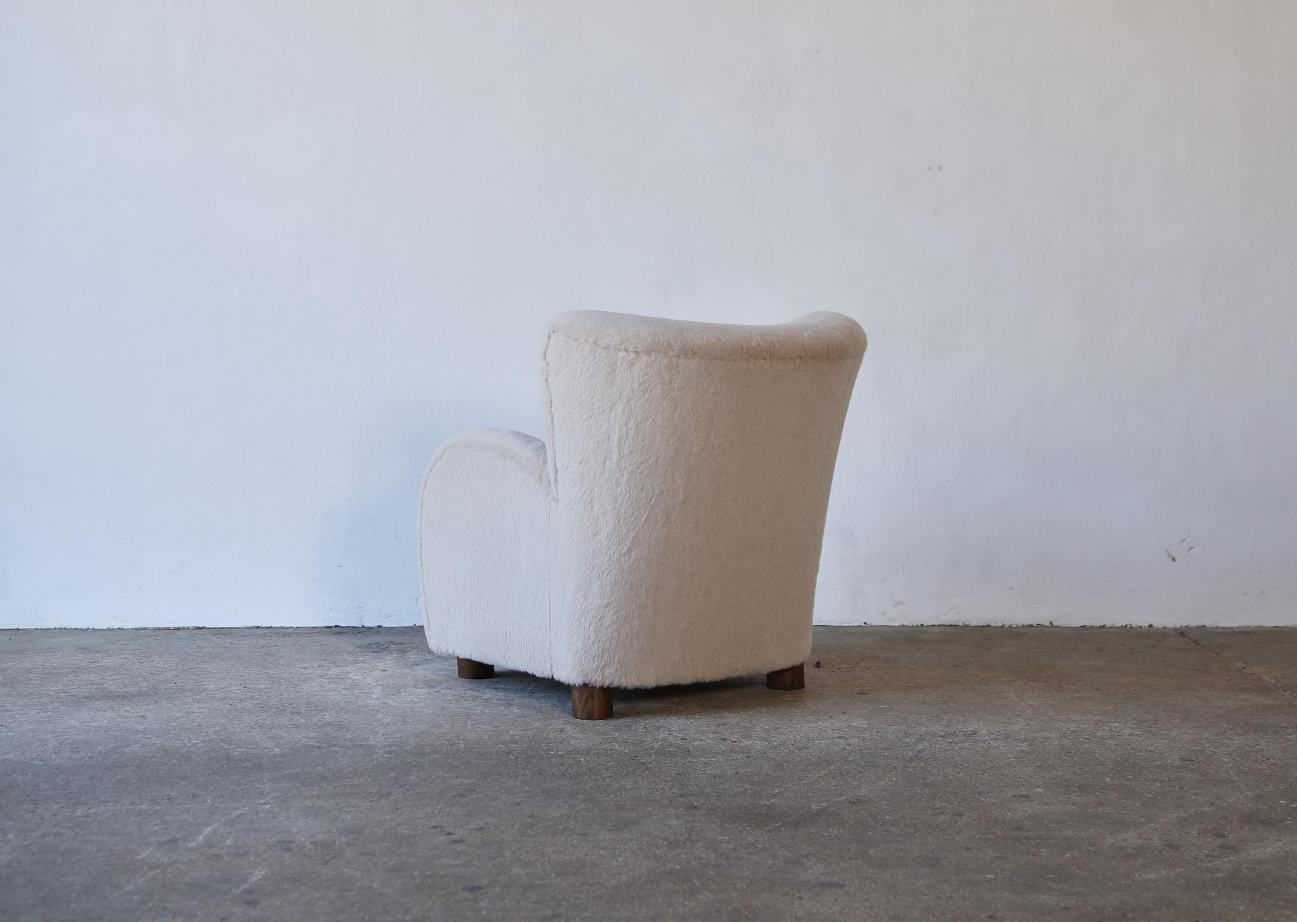 Großer Sessel, neu gepolstert mit reiner Alpakawolle, Dänemark, 1950er Jahre im Angebot 1