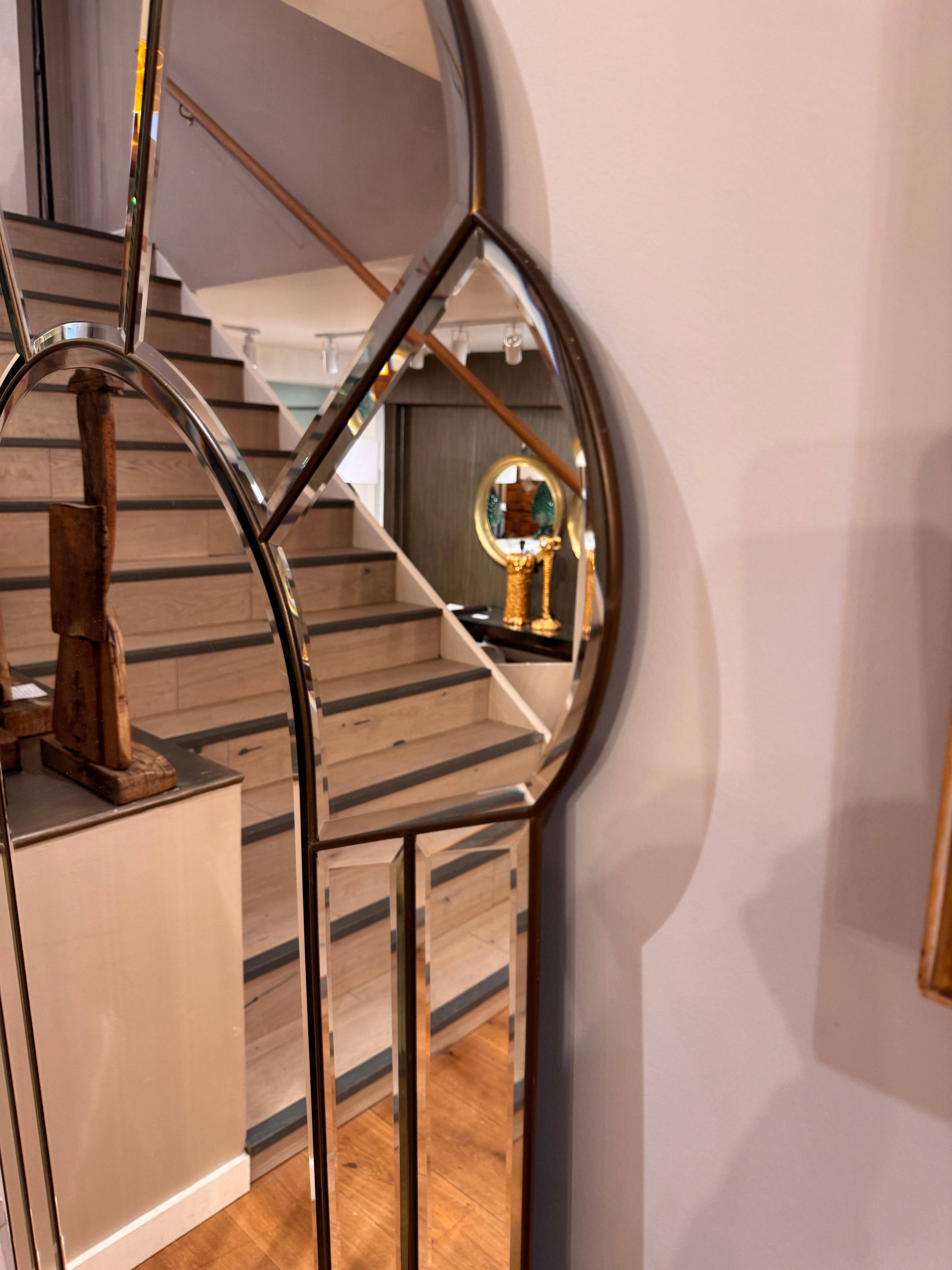 Eine große Art Deco Messing & abgeschrägten Glas overmantel Spiegel im Angebot 3