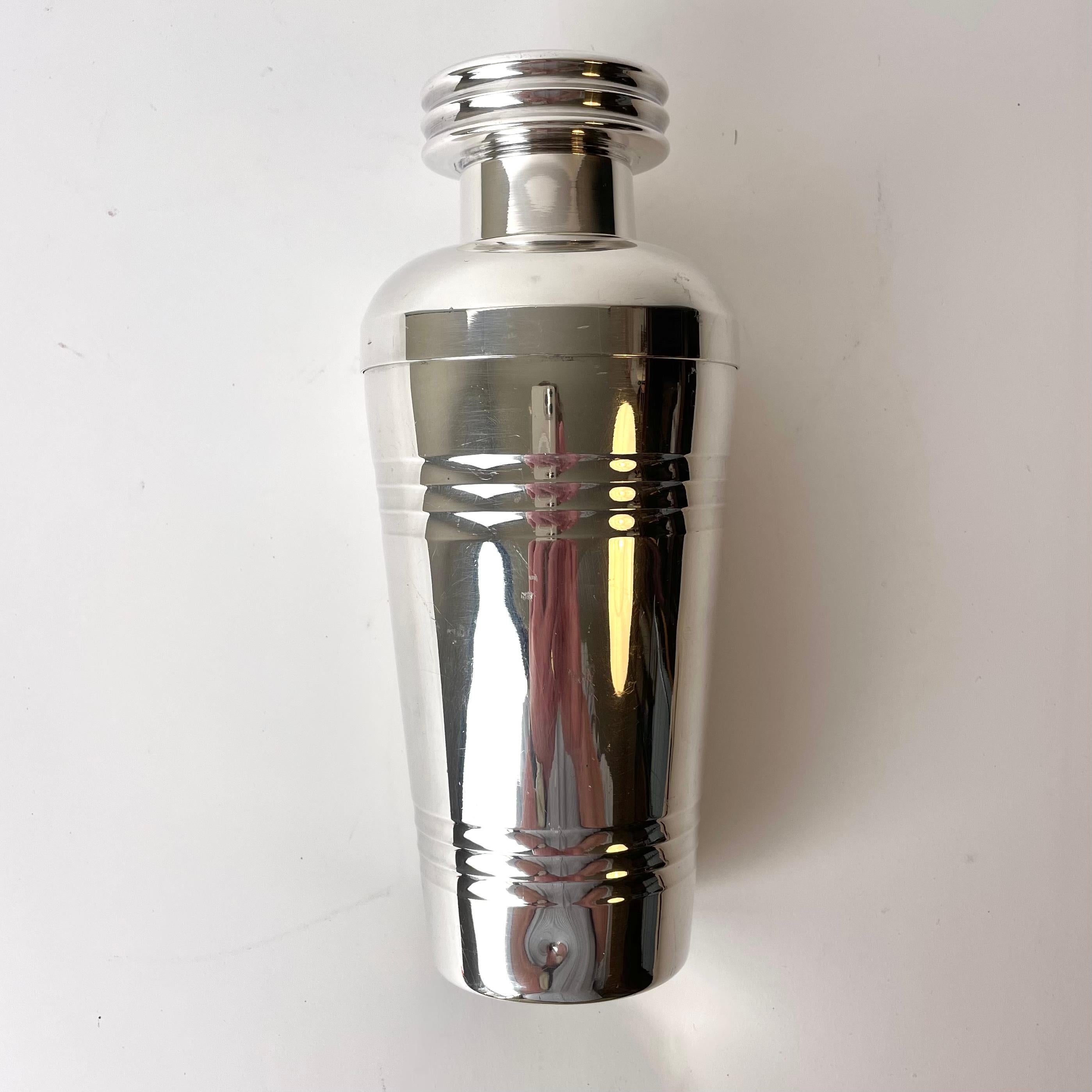 French Large Art Deco Silver Plated Cocktail Shaker from the 1920s