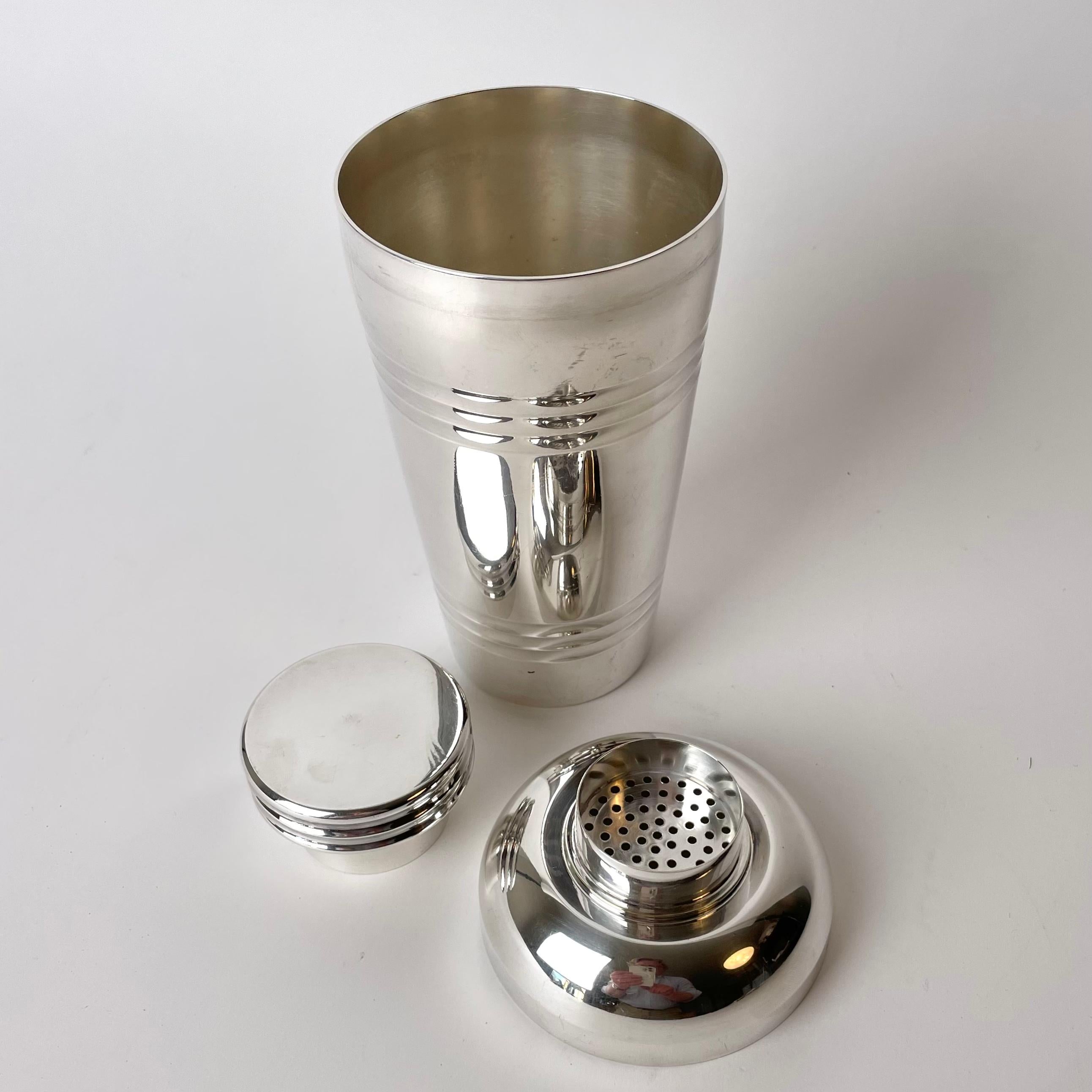 Large Art Deco Silver Plated Cocktail Shaker from the 1920s 1