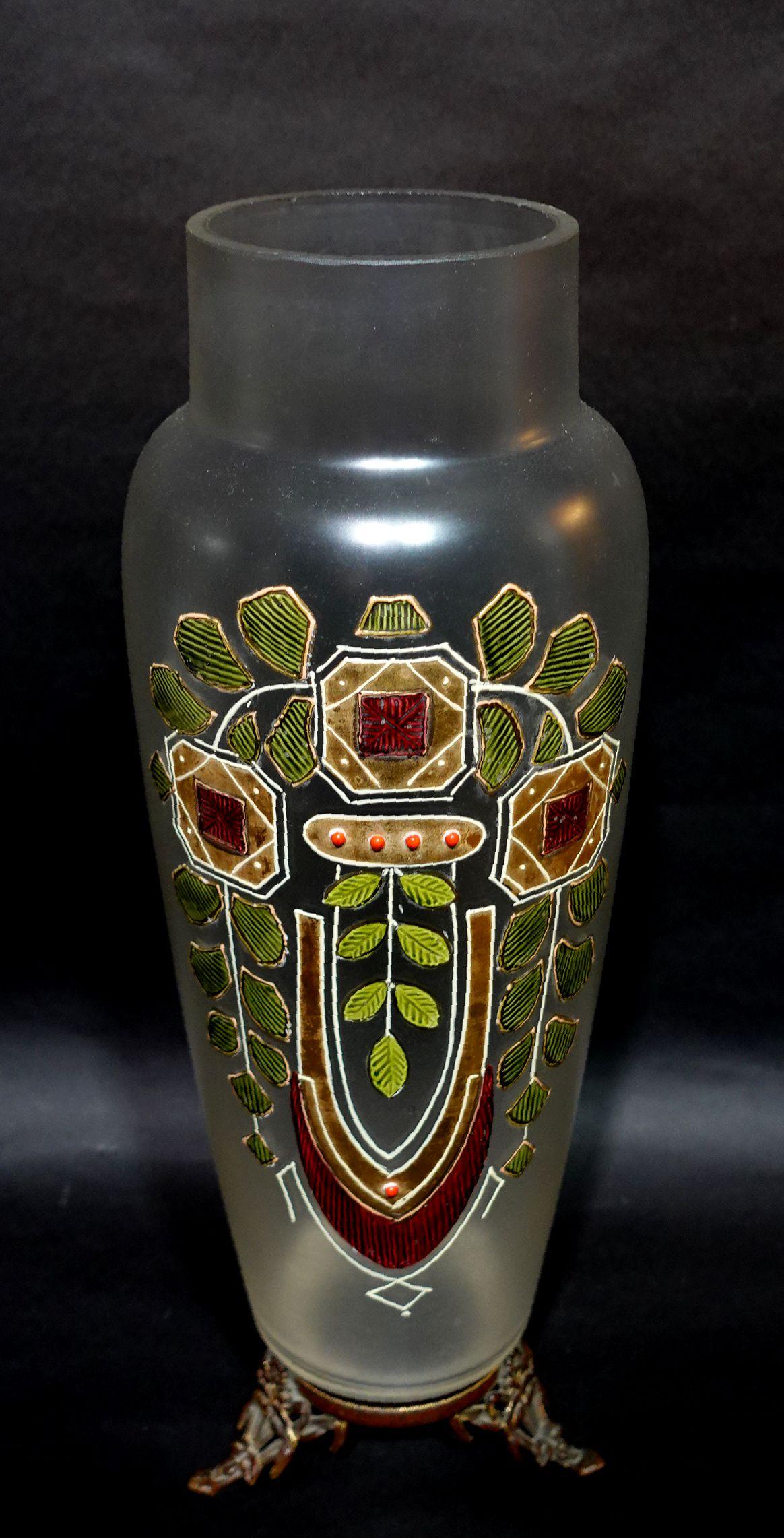 Français Grand vase en verre d'art émaillé et doré Art Nouveau en vente