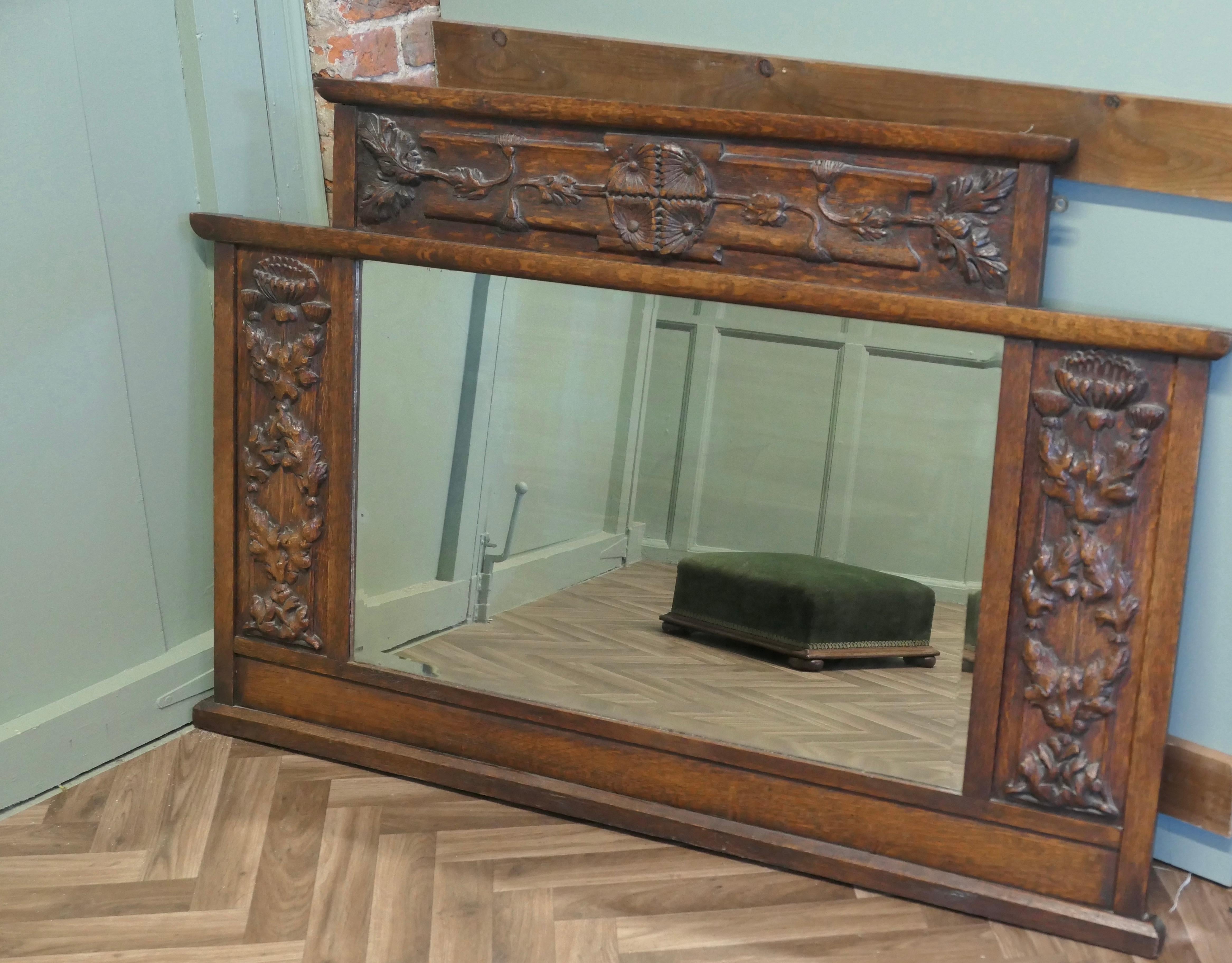 Großer Arts and Crafts-Overmantel oder Wandspiegel aus geschnitzter Eiche im Zustand „Gut“ im Angebot in Godshill, Isle of Wight