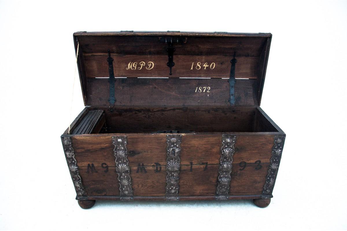 Large, Baroque Trunk from the 18th Century, Antique 6