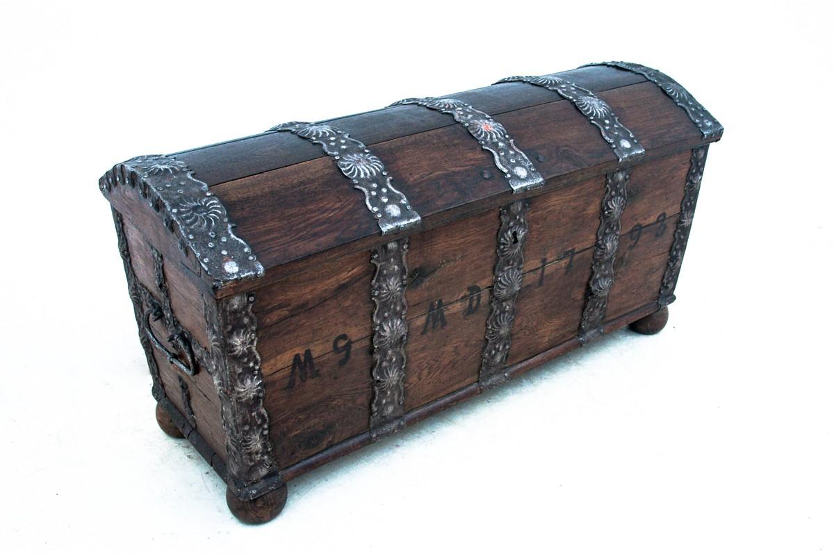 Large, Baroque Trunk from the 18th Century, Antique 8