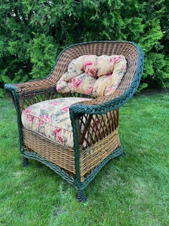 Sillón grande de mimbre natural de estilo Bar Harbor, de gran belleza e intrincado tejido