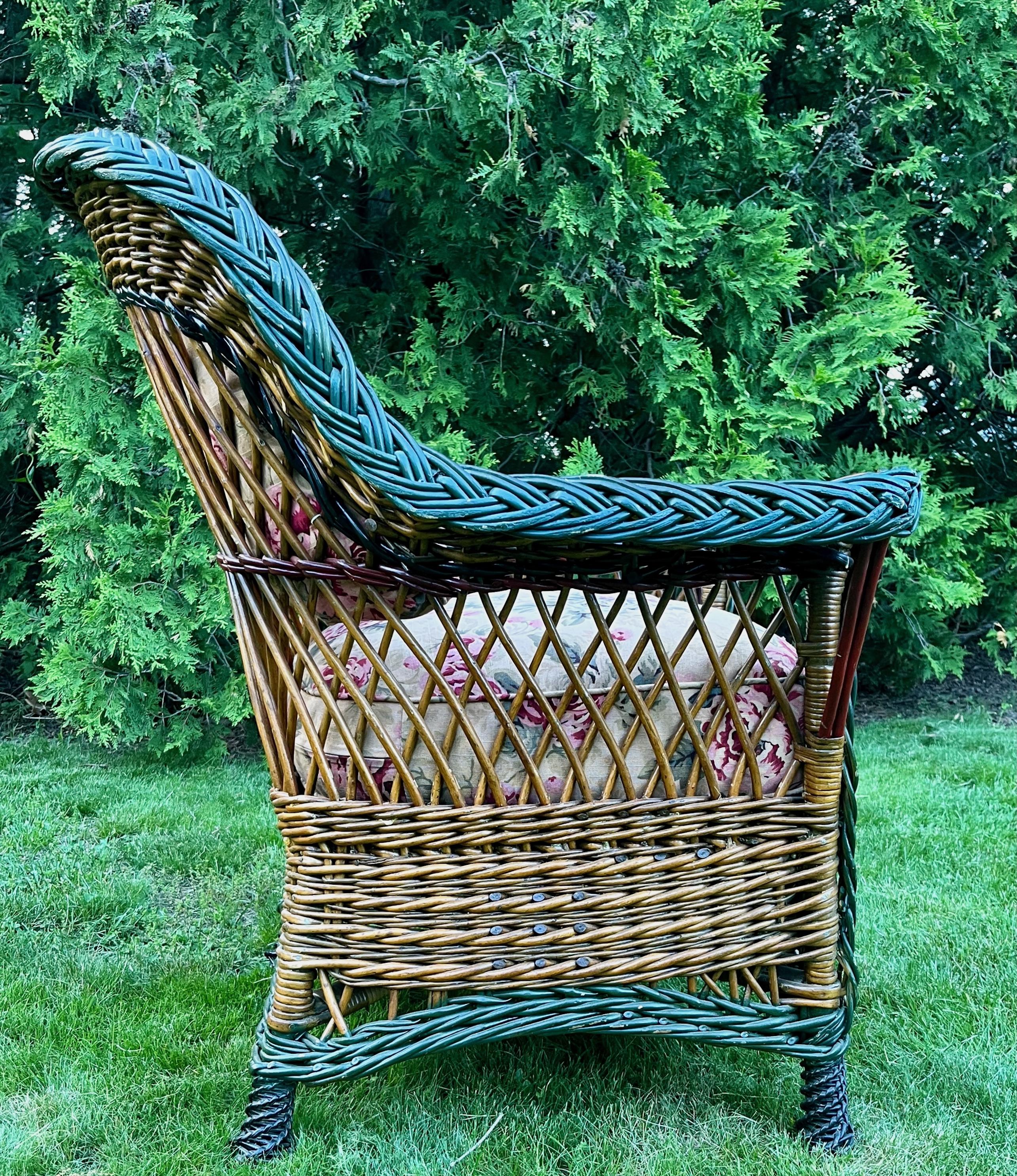 Grande et belle chaise à accoudoirs de style Bar Harbor, tissée de manière complexe et avec une finition naturelle. Bon état - En vente à Nashua, NH