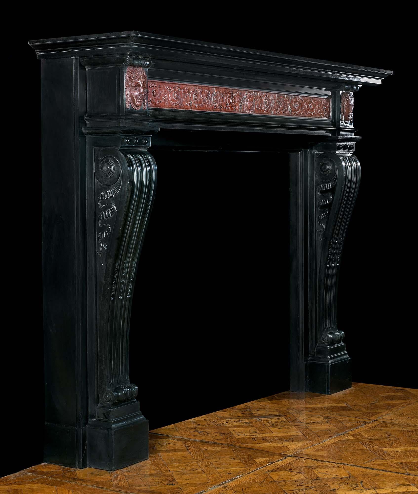 Français Grande cheminée belge Louis XVI en marbre noir en vente