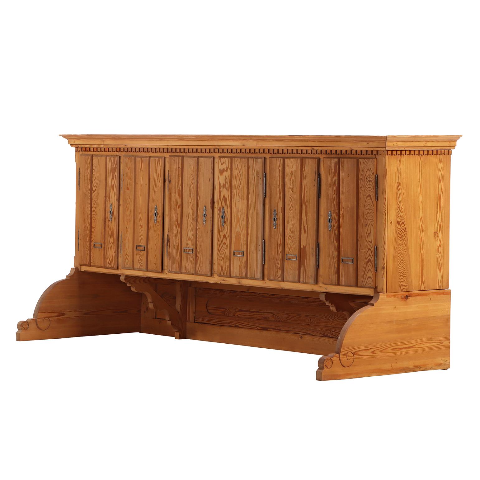 A Large Belgian Pitch Pine Cabinet, C. 1890. en venta 2