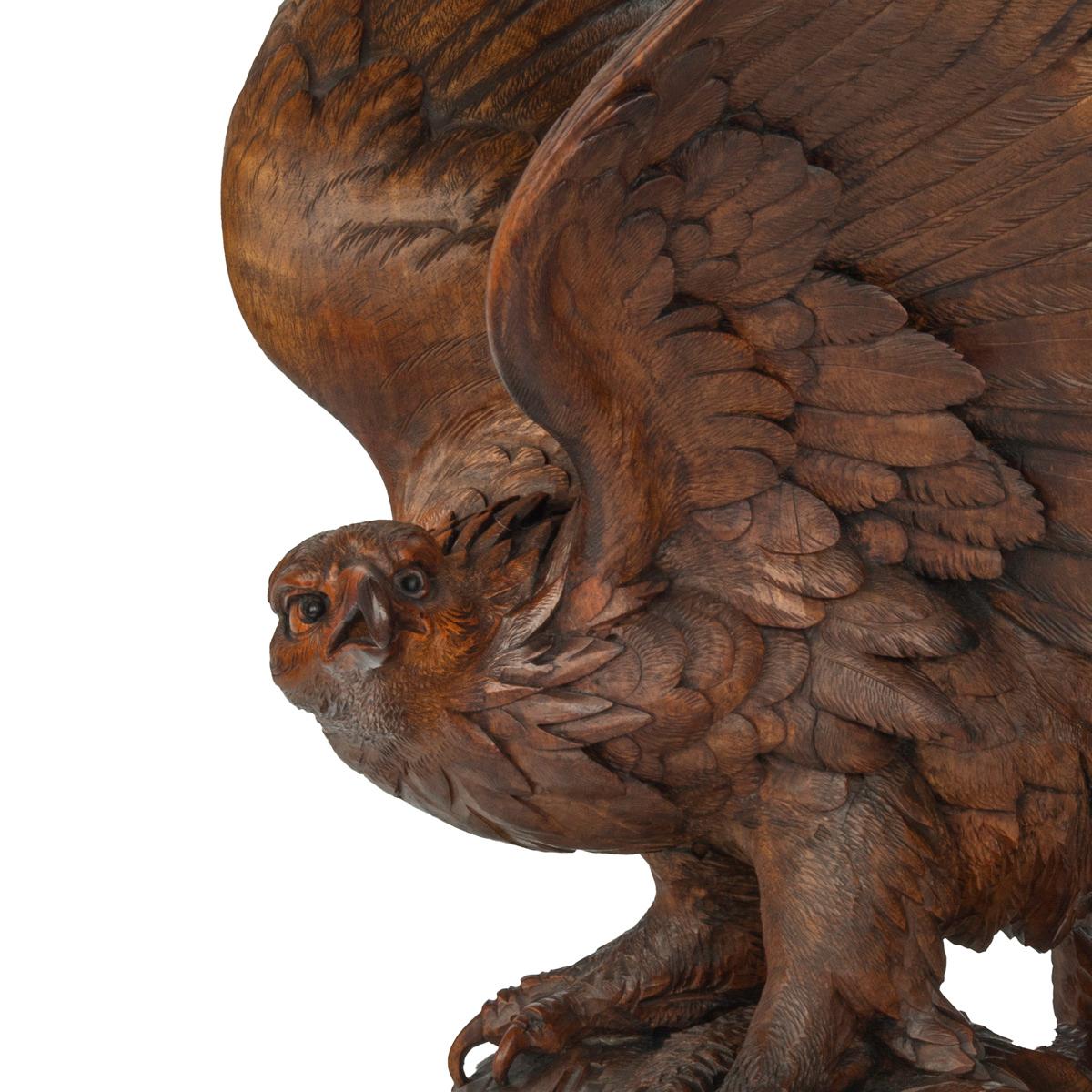 Walnut A large Black Forest walnut wooden carving of an eagle For Sale