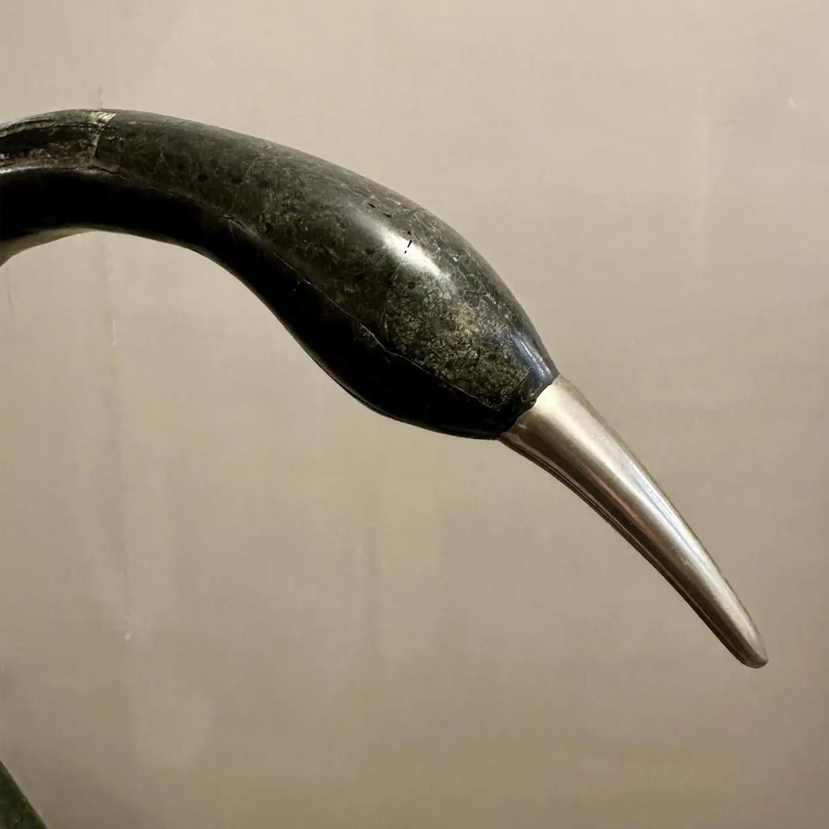 Un grande cigno di marmo nero di Maitland Smith In condizioni buone in vendita a London, GB