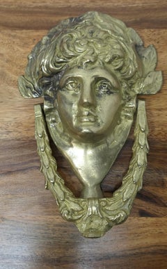 Ein großer Dionysos-Türklopfer aus Messing