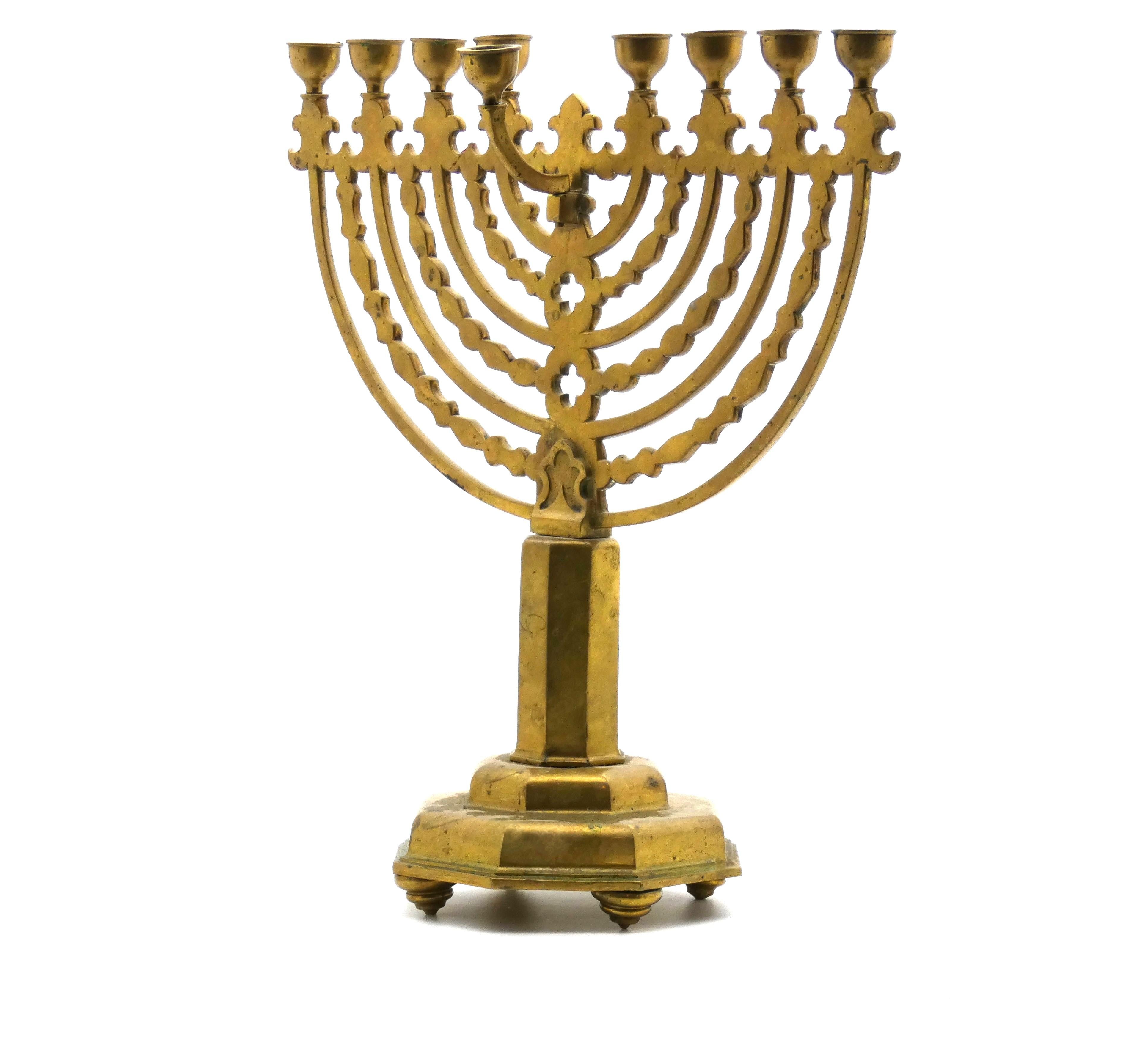 A Large German Brass Hanukkah Menorah early 20th Century In Good Condition For Sale In New York, NY