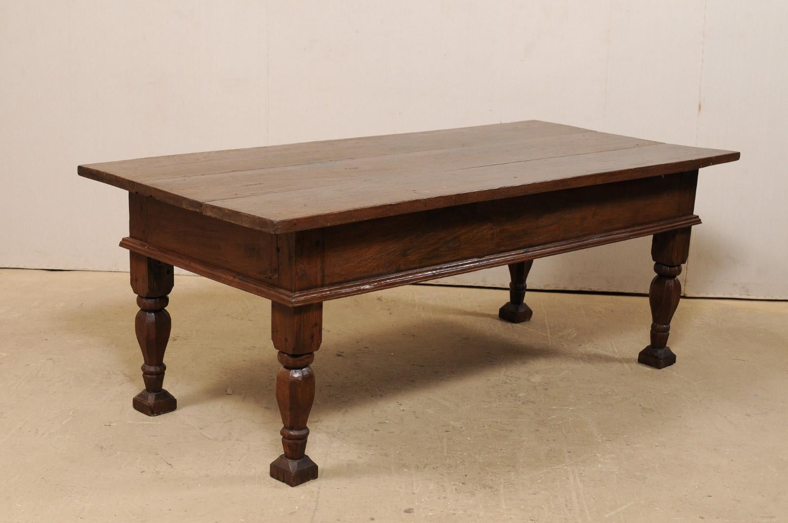 Grande scrivania direzionale in Wood Wood brasiliano con gambe a balaustro robustamente intagliate in vendita 2