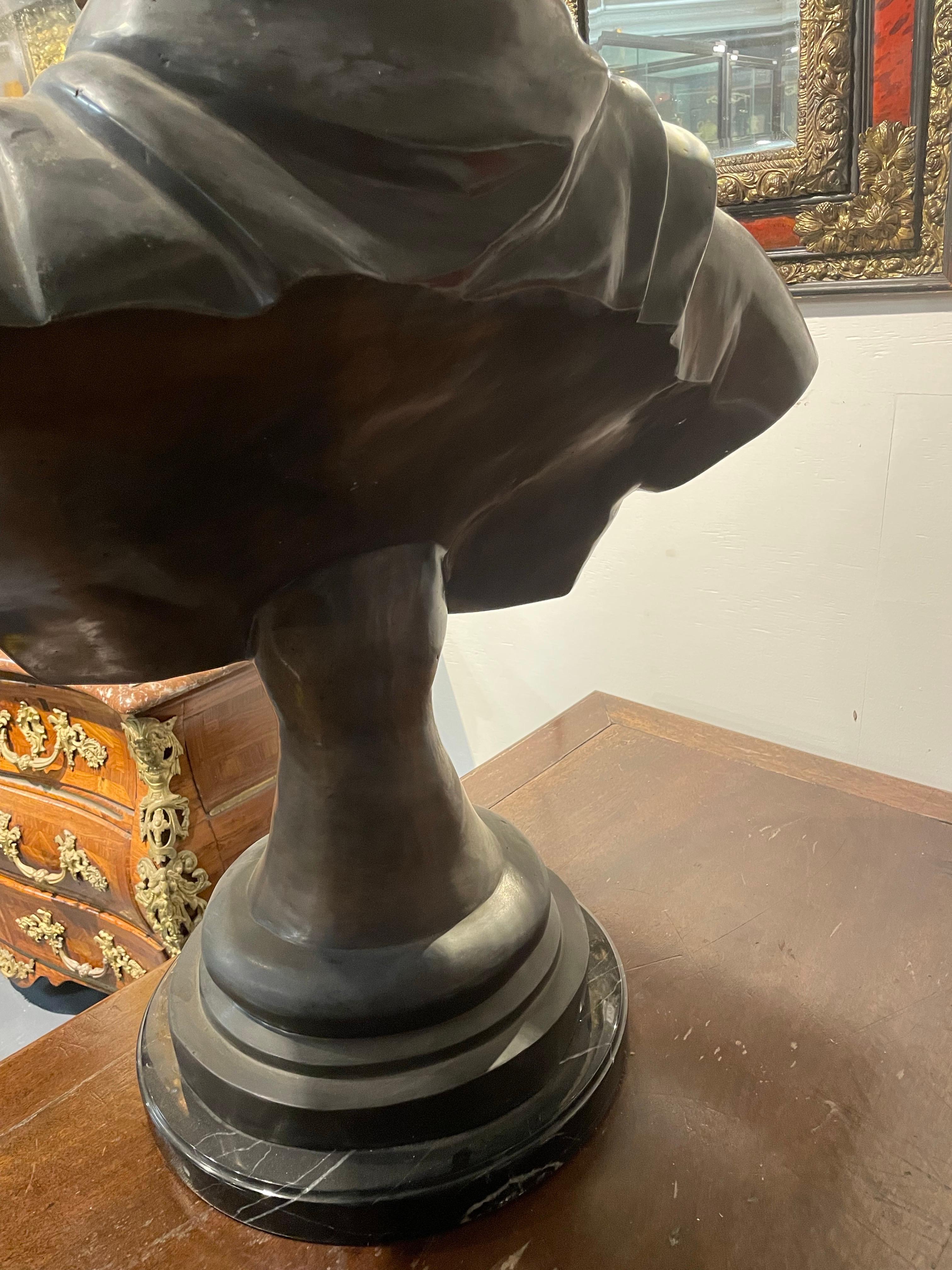 Grande busto di bronzo di Apollo, metà del XX secolo in vendita 4