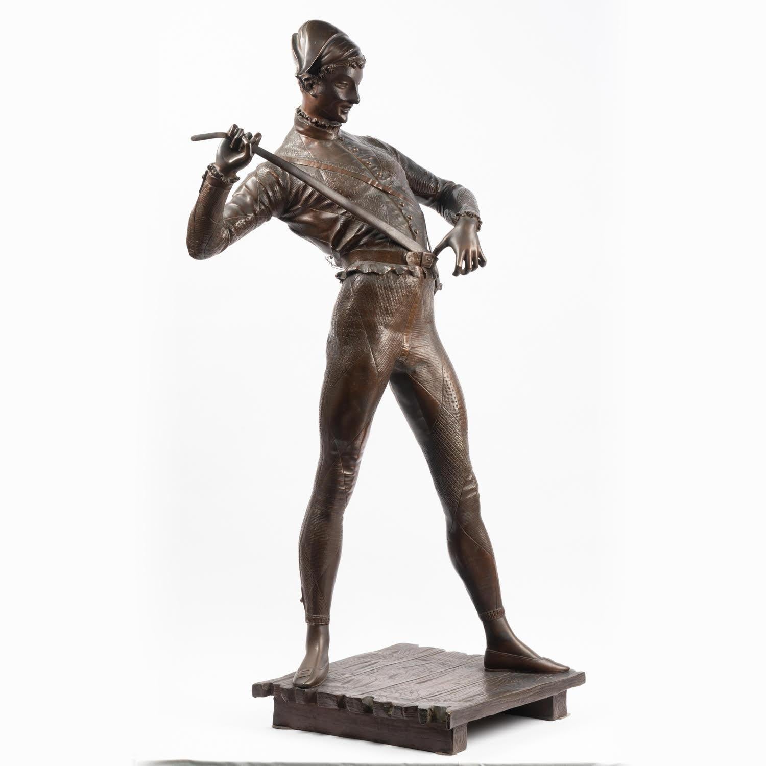 Grande scultura in bronzo di Arlecchino di Paul Dubois, XIX secolo. in vendita 2