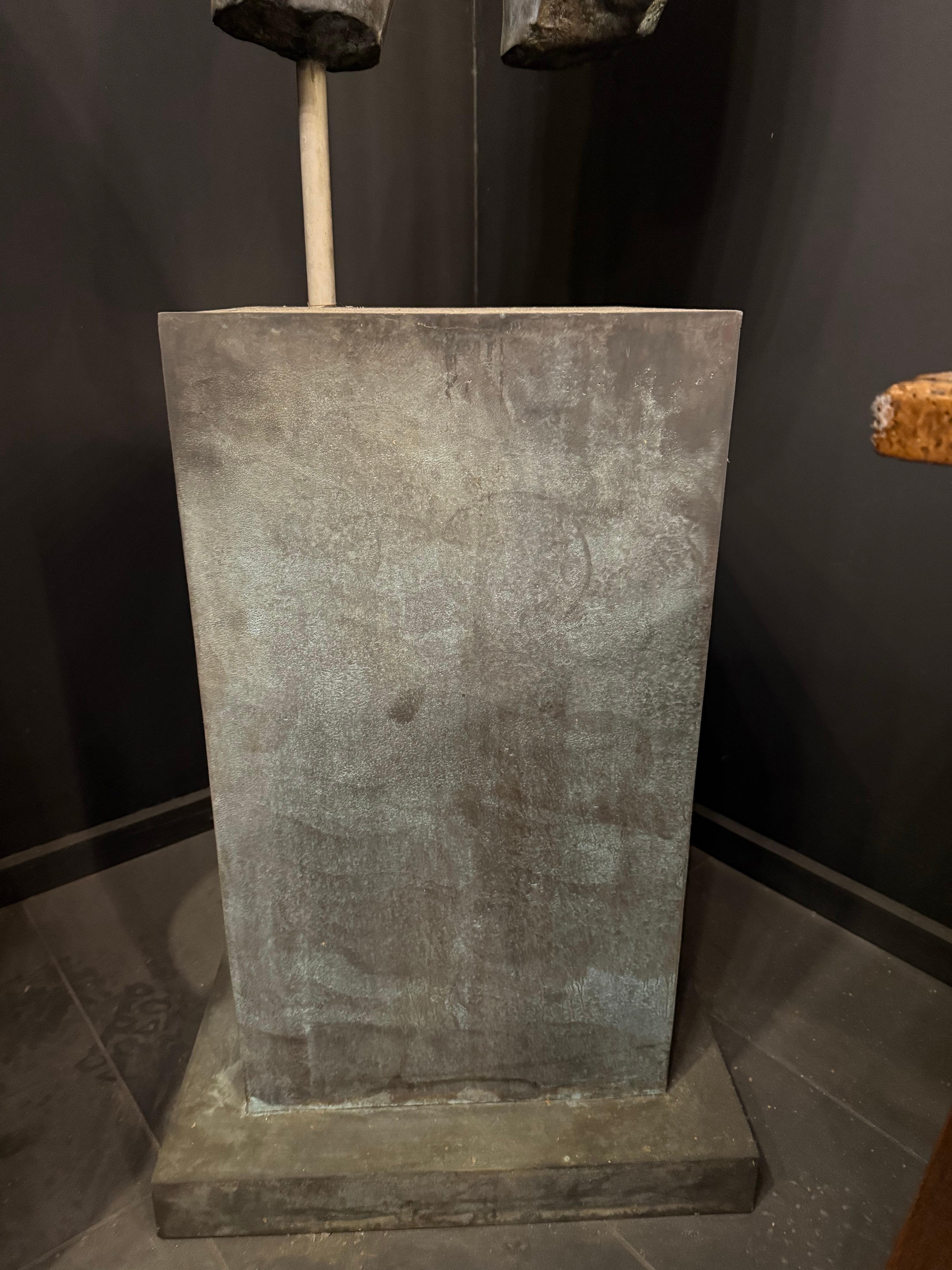 Un grande torso di bronzo in vendita 3