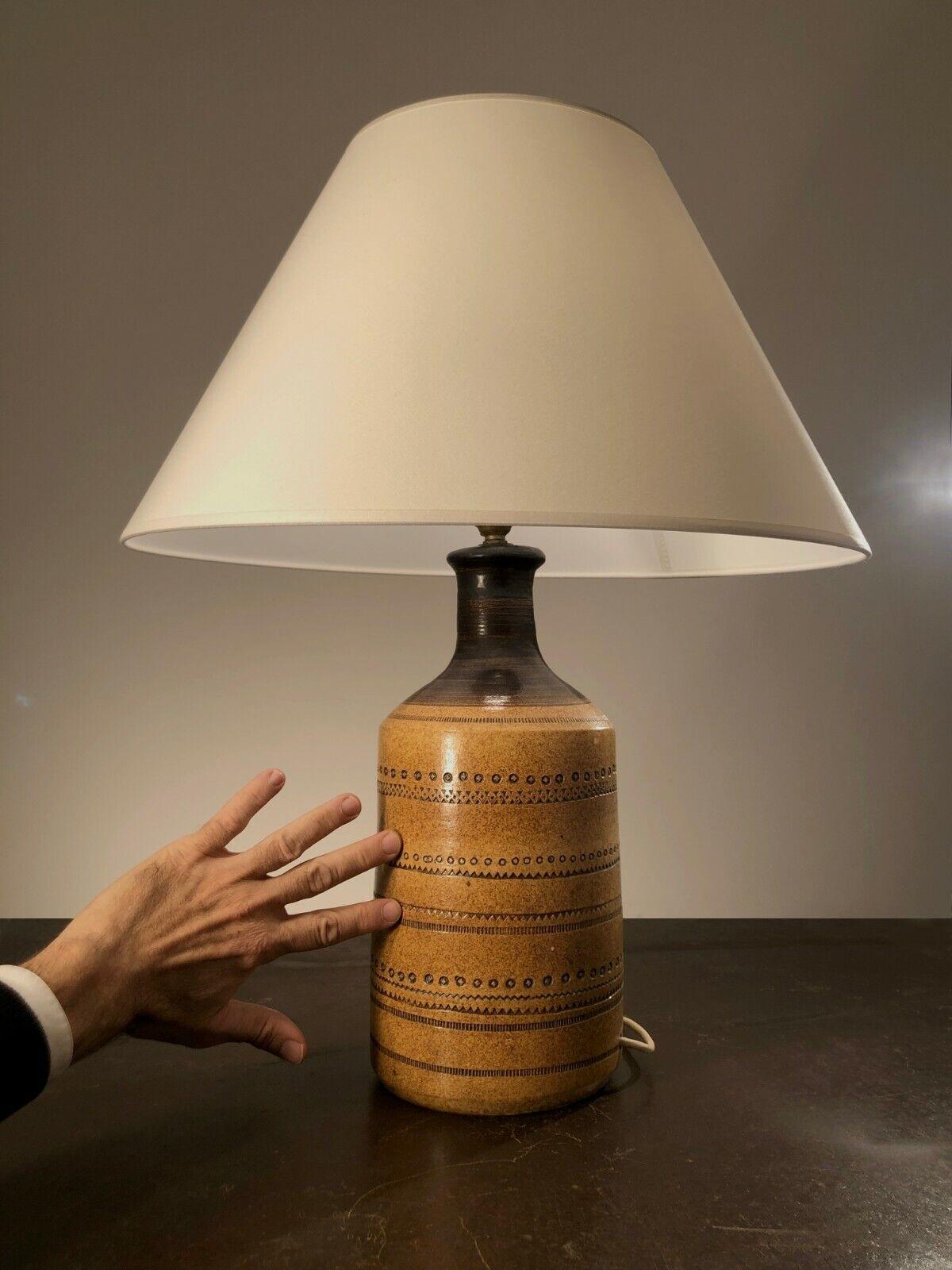A Large BRUTALIST RUSTIC MID-CENTURY-MODERN Ceramic TABLE LAMP France 1960 For Sale 5