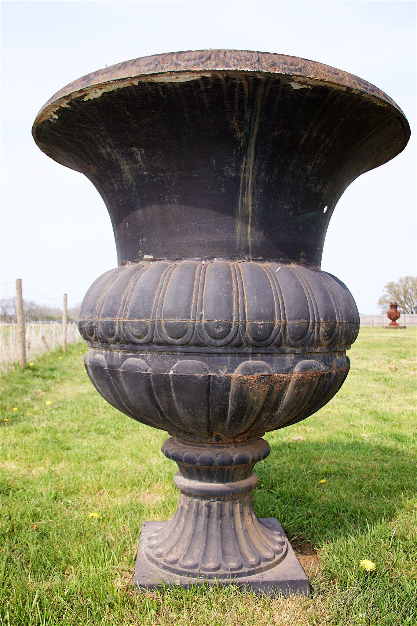 Large Campana Cast Iron Garden Urn in the 18th Century Style, Late 20th Century For Sale 2
