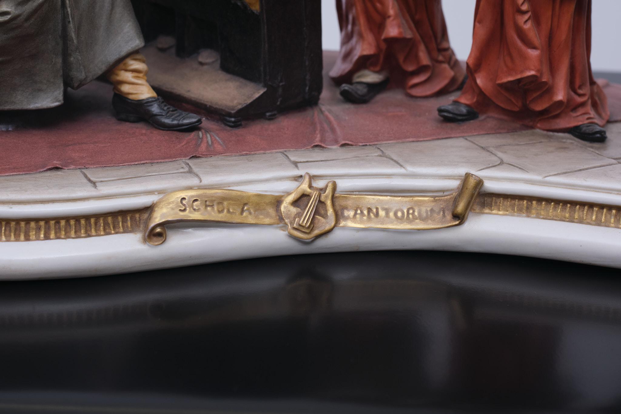 Gran grupo de figuras de porcelana de Capodimonte Schola Cantorum, ''Los escolanos'' Porcelana en venta