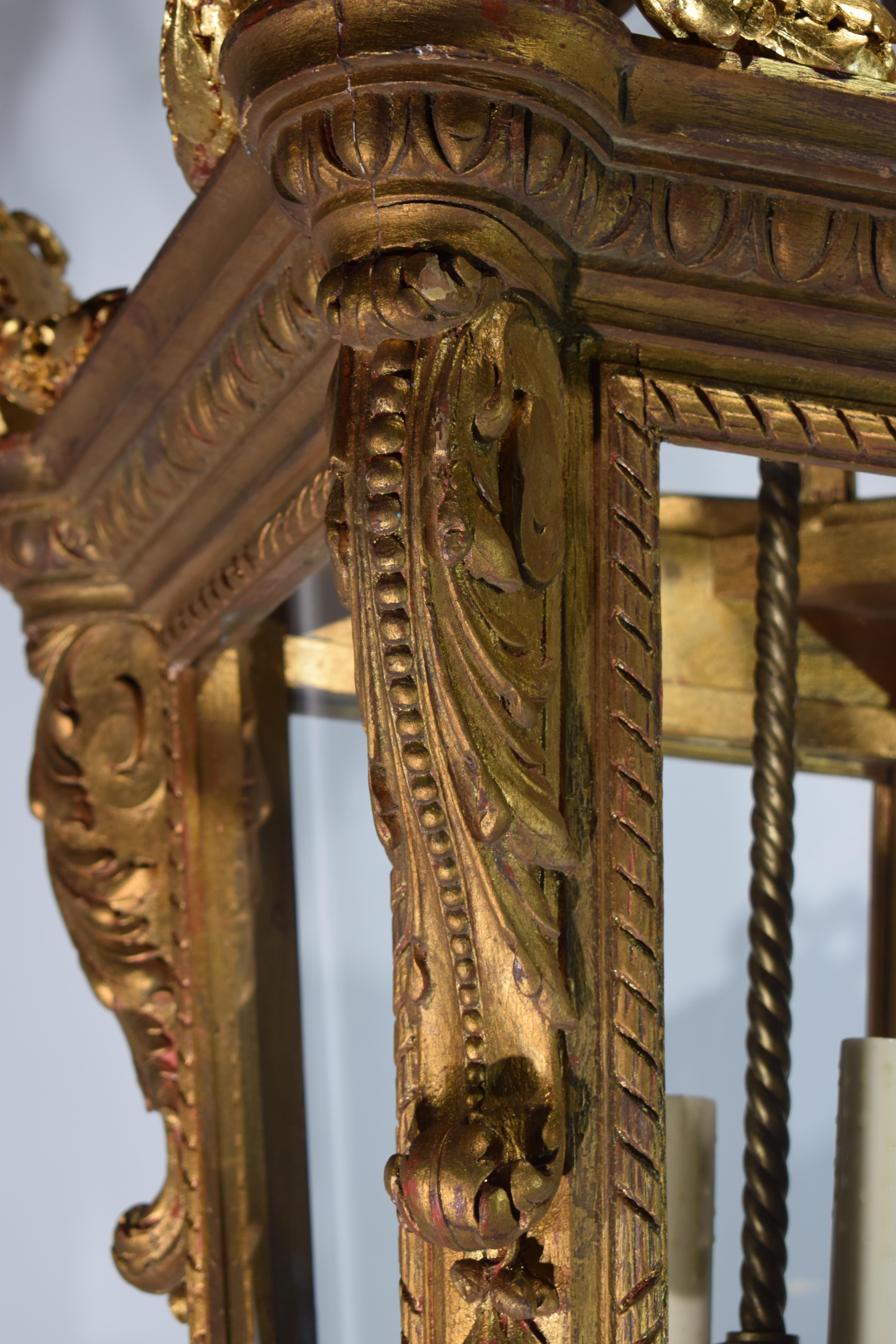 Grande lanterne en bois doré sculpté d'A Hall en vente 4