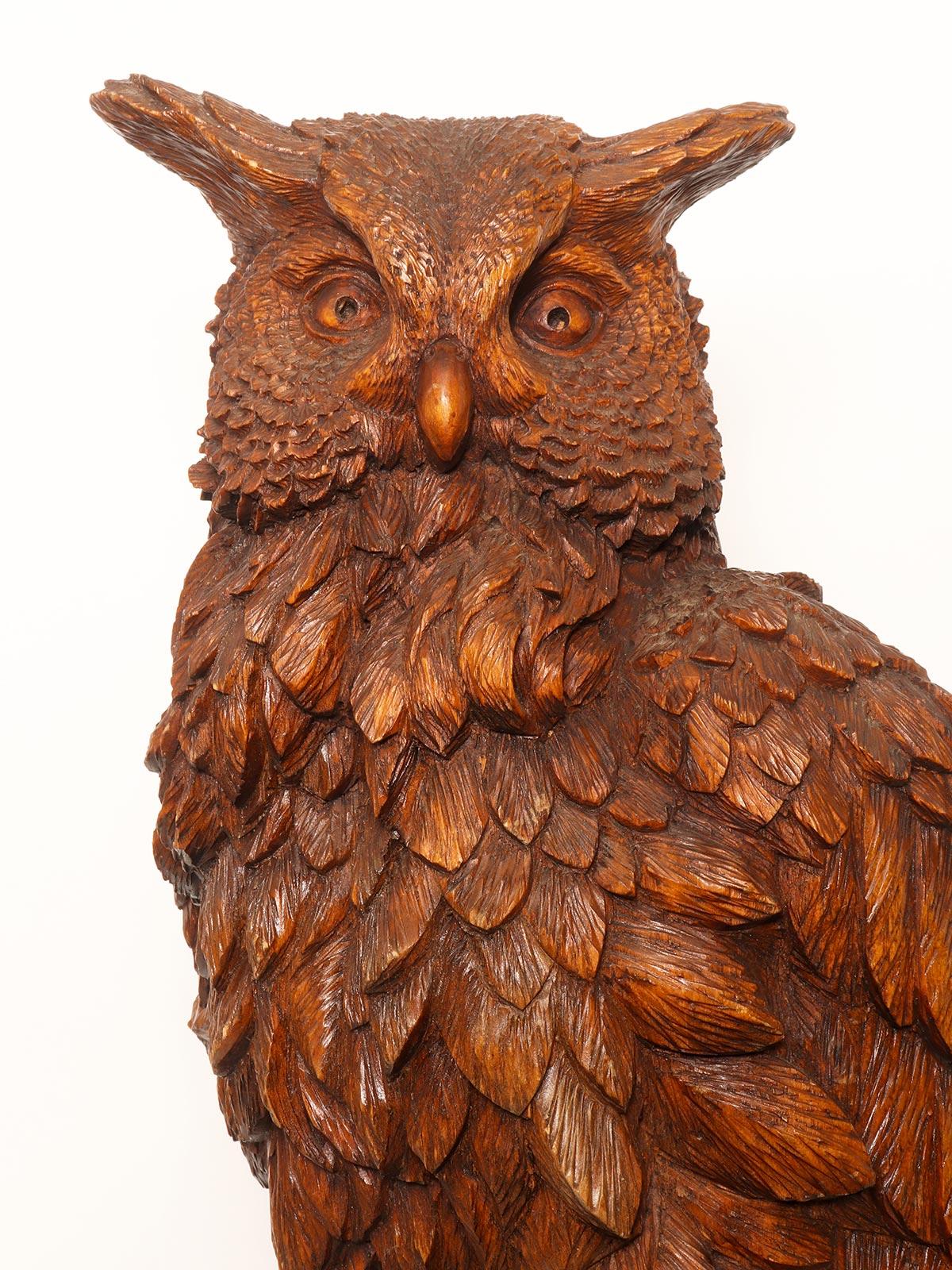 Fruitwood Large Carved Sculpture Depicting an Owl, Brienz, 1880