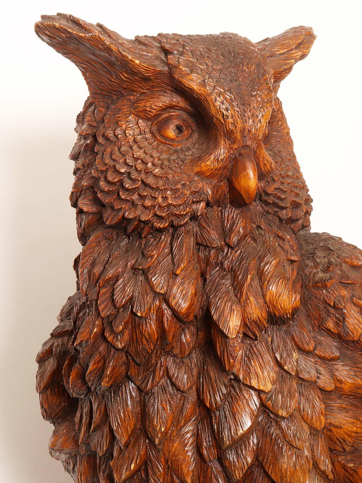 Large Carved Sculpture Depicting an Owl, Brienz, 1880 1