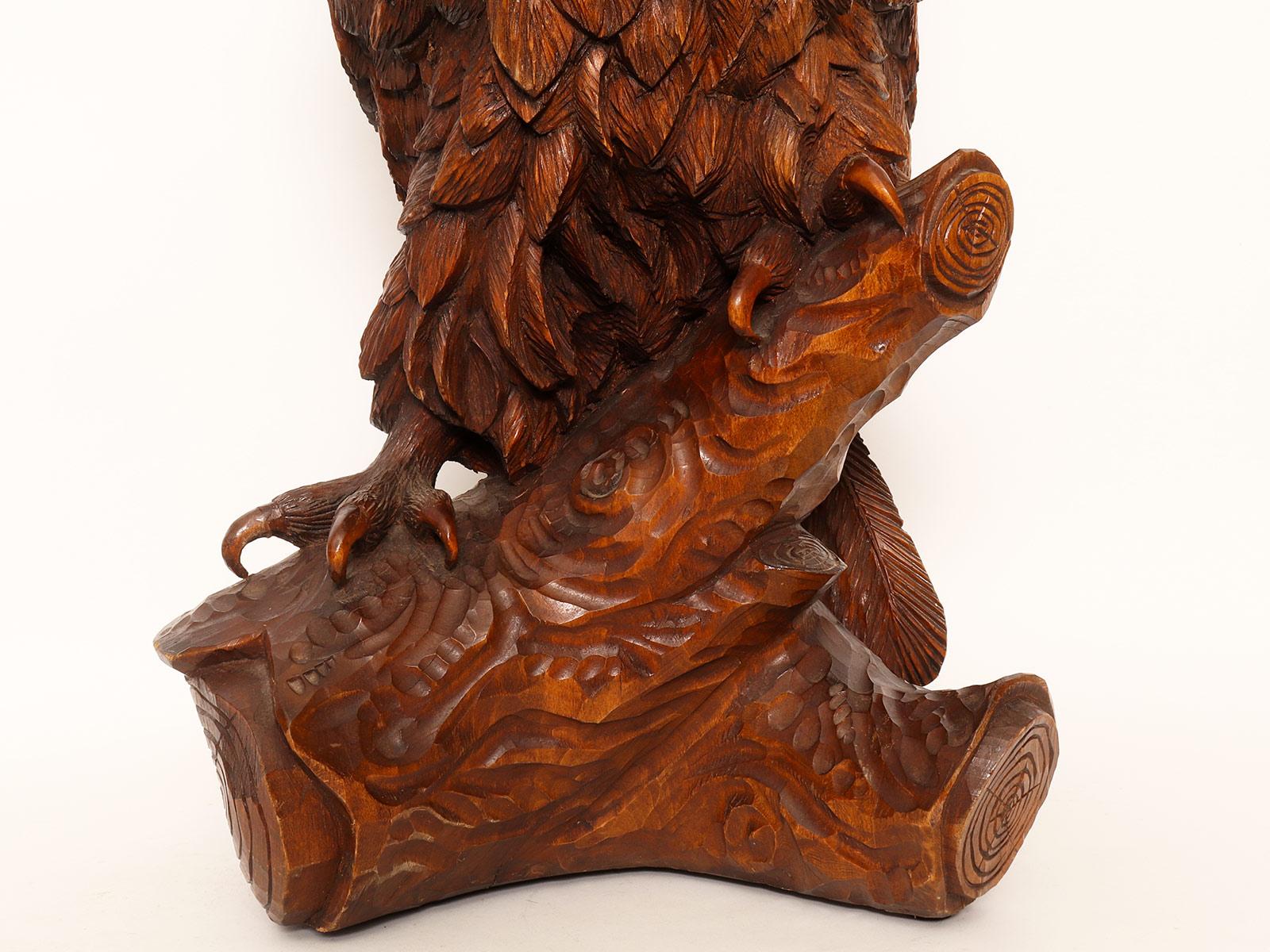 Large Carved Sculpture Depicting an Owl, Brienz, 1880 2