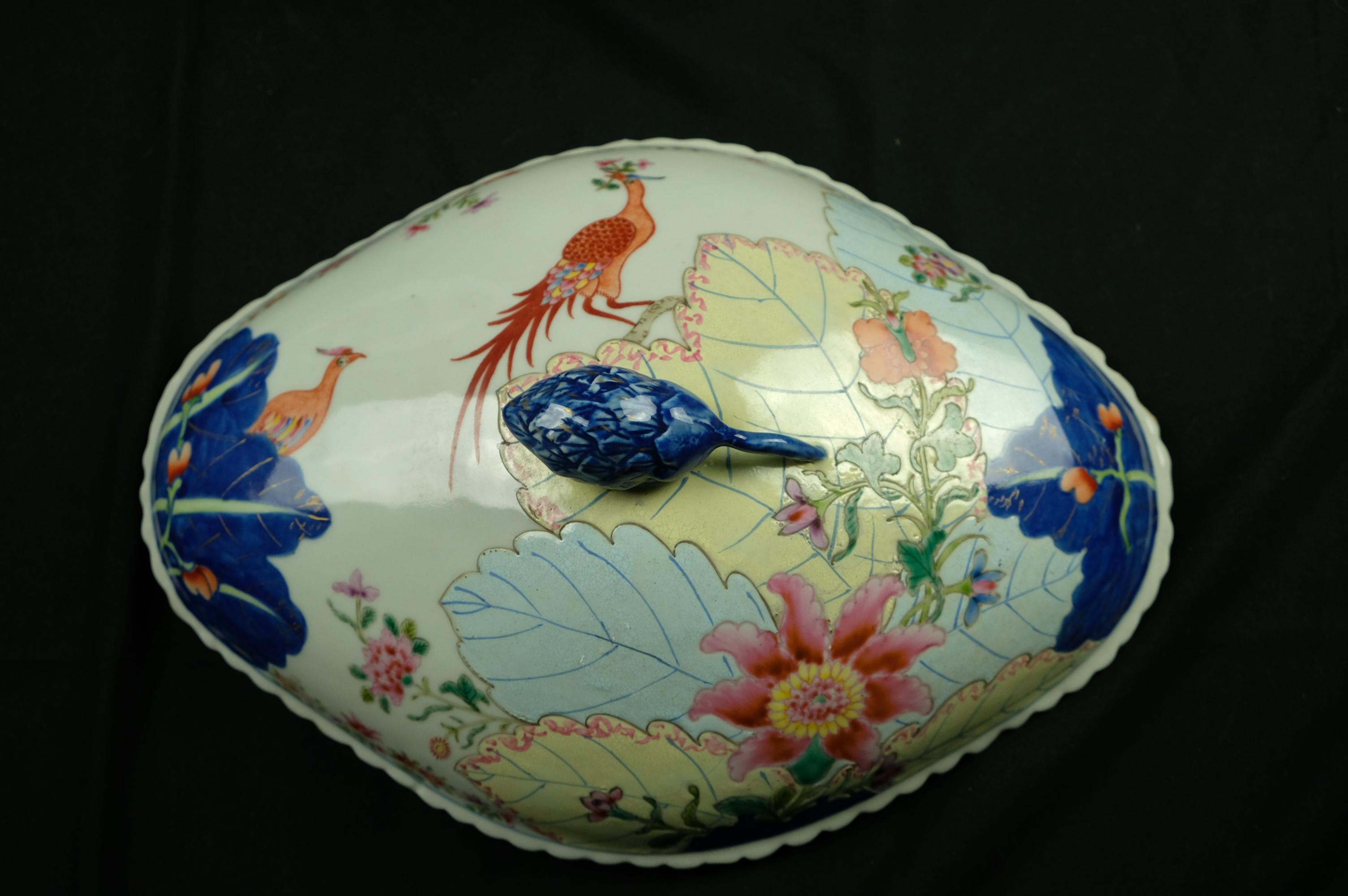 Large Chinese Antique Famille Rose Tobacco Leaf Porcelain Tureen & Platter In Good Condition In Norton, MA